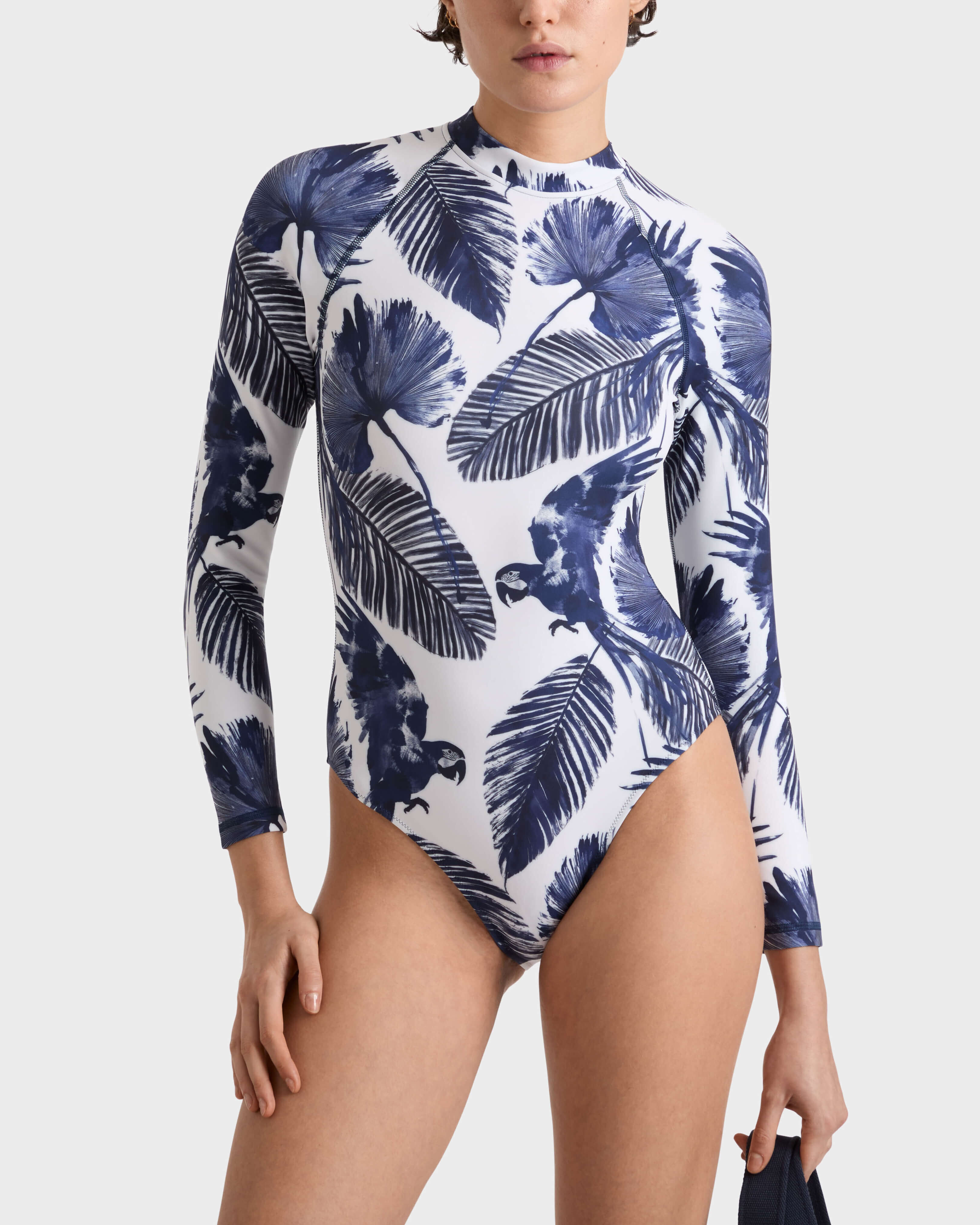 Papagaio Rashguard für Damen WEISS frontworn view
