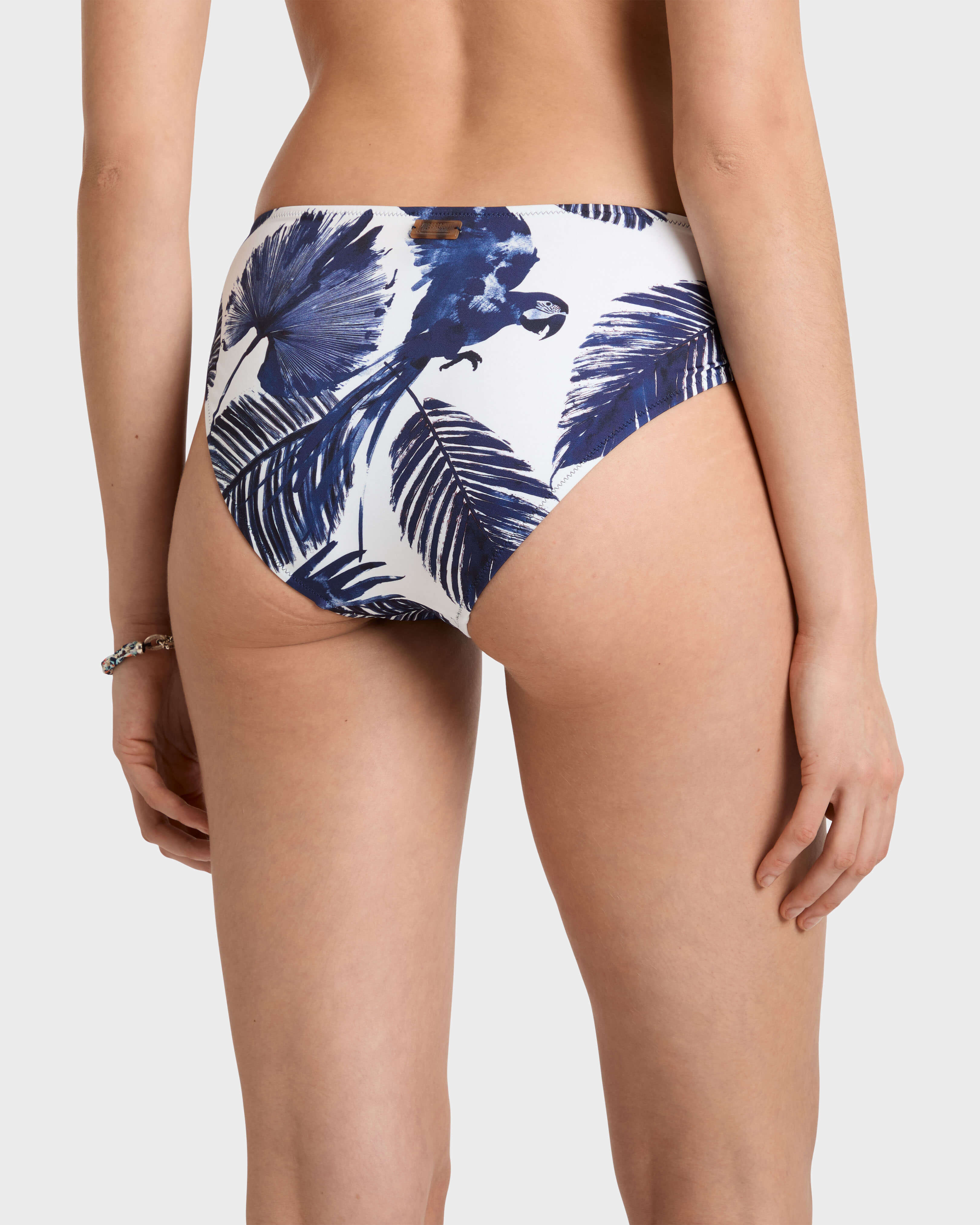 Braguita de bikini de talle medio con estampado Papagaio para mujer BLANCO backworn view