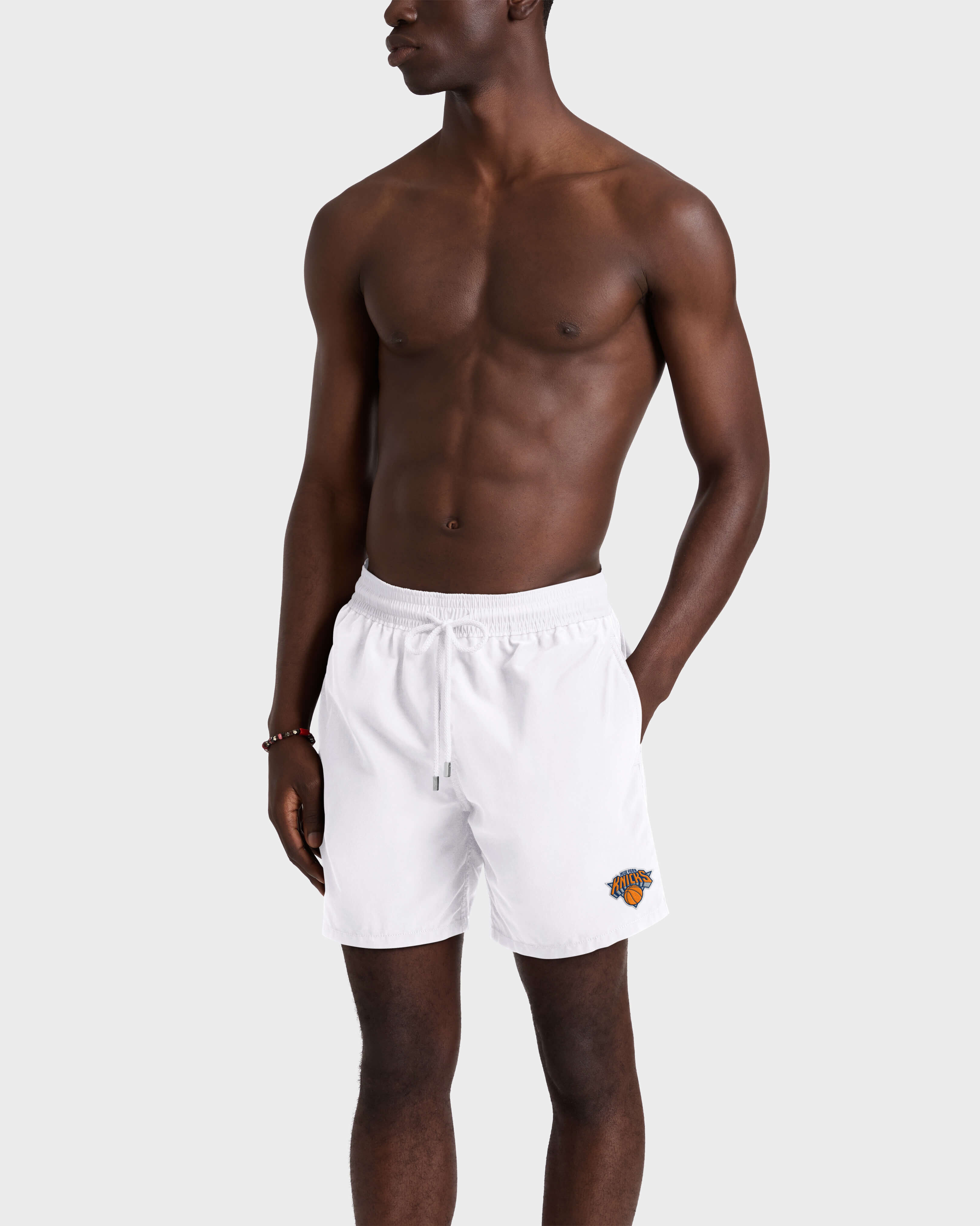Bañador con parche bordado de New York Knicks para hombre - Vilebrequin x New York Knicks BLANCO frontworn view