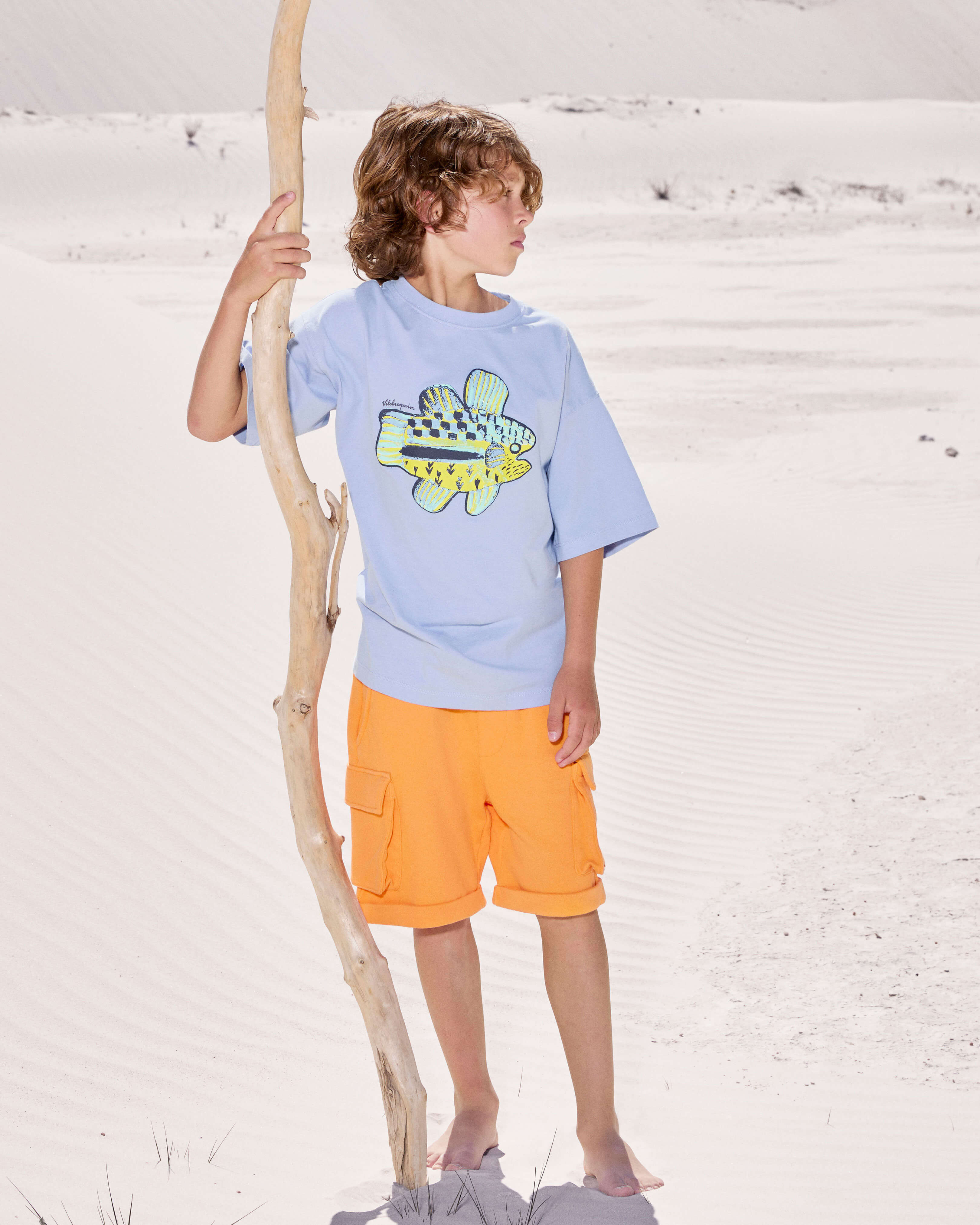 T-shirt oversize en coton organique garçon Fish CLOUDY lifestyle view