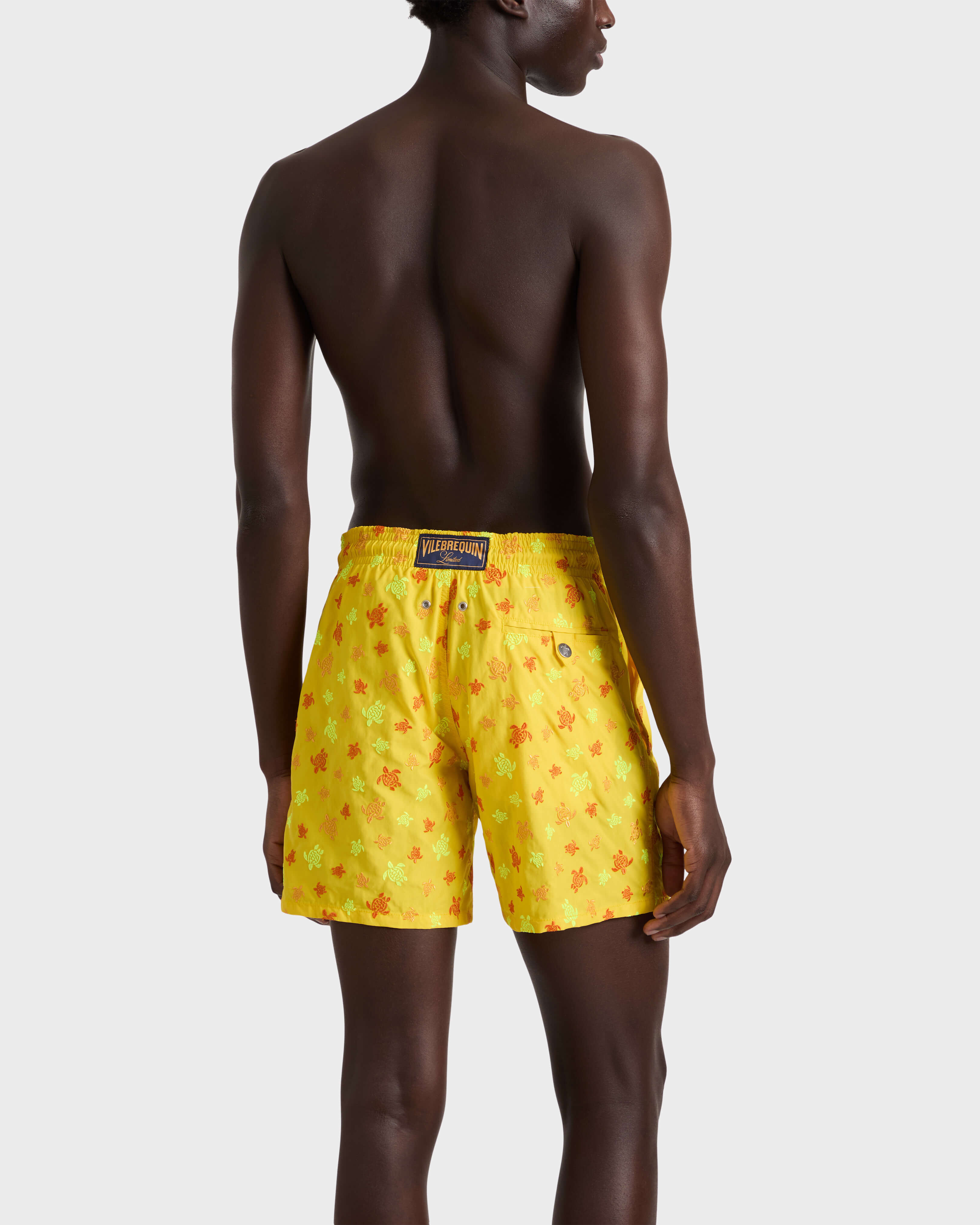 Micro Ronde des Tortues Badeshorts mit Stickerei für Herren – Limitierte Serie SONNE backworn view