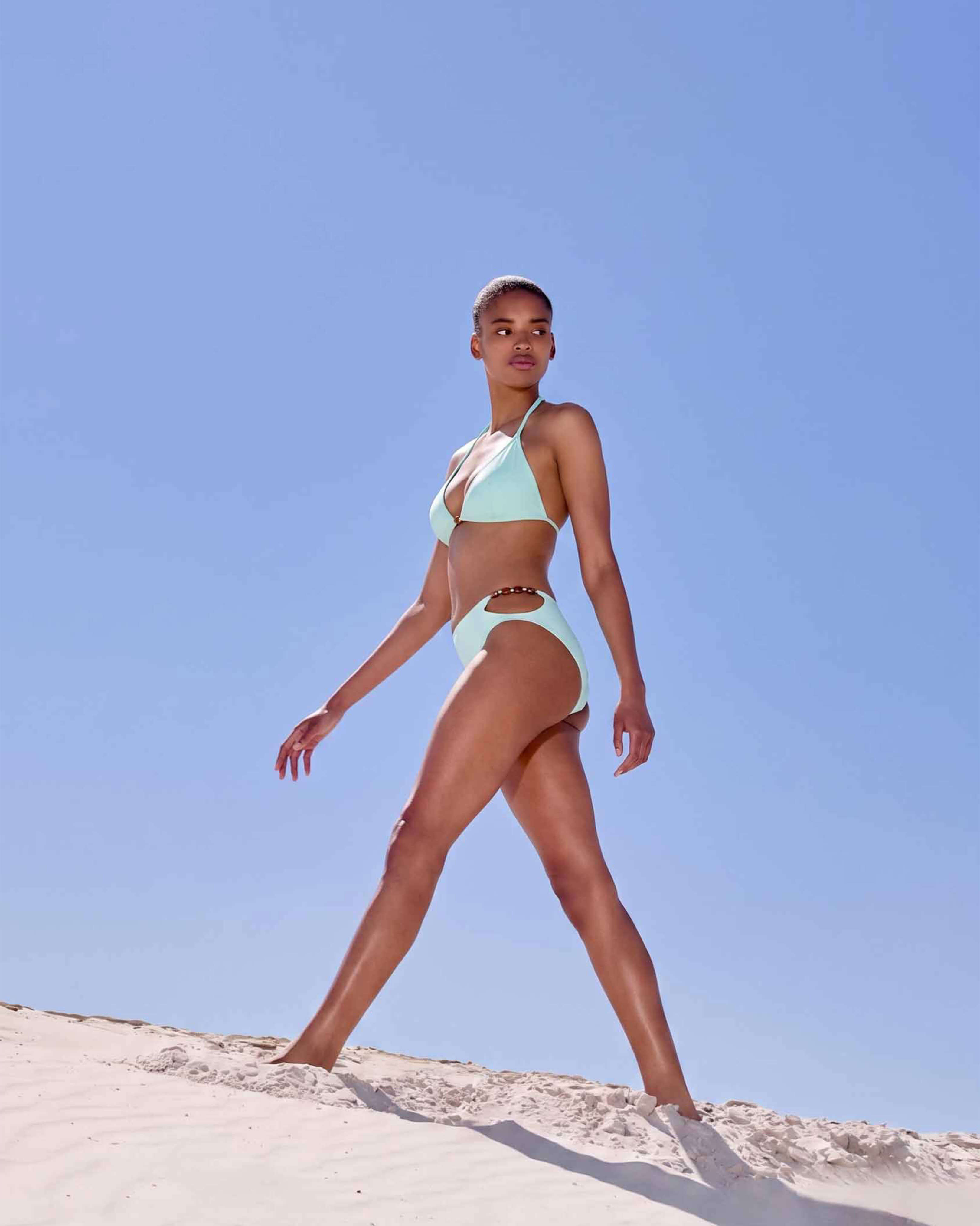 Braguita de bikini de talle alto de color liso para mujer OXYGENE lifestyle view