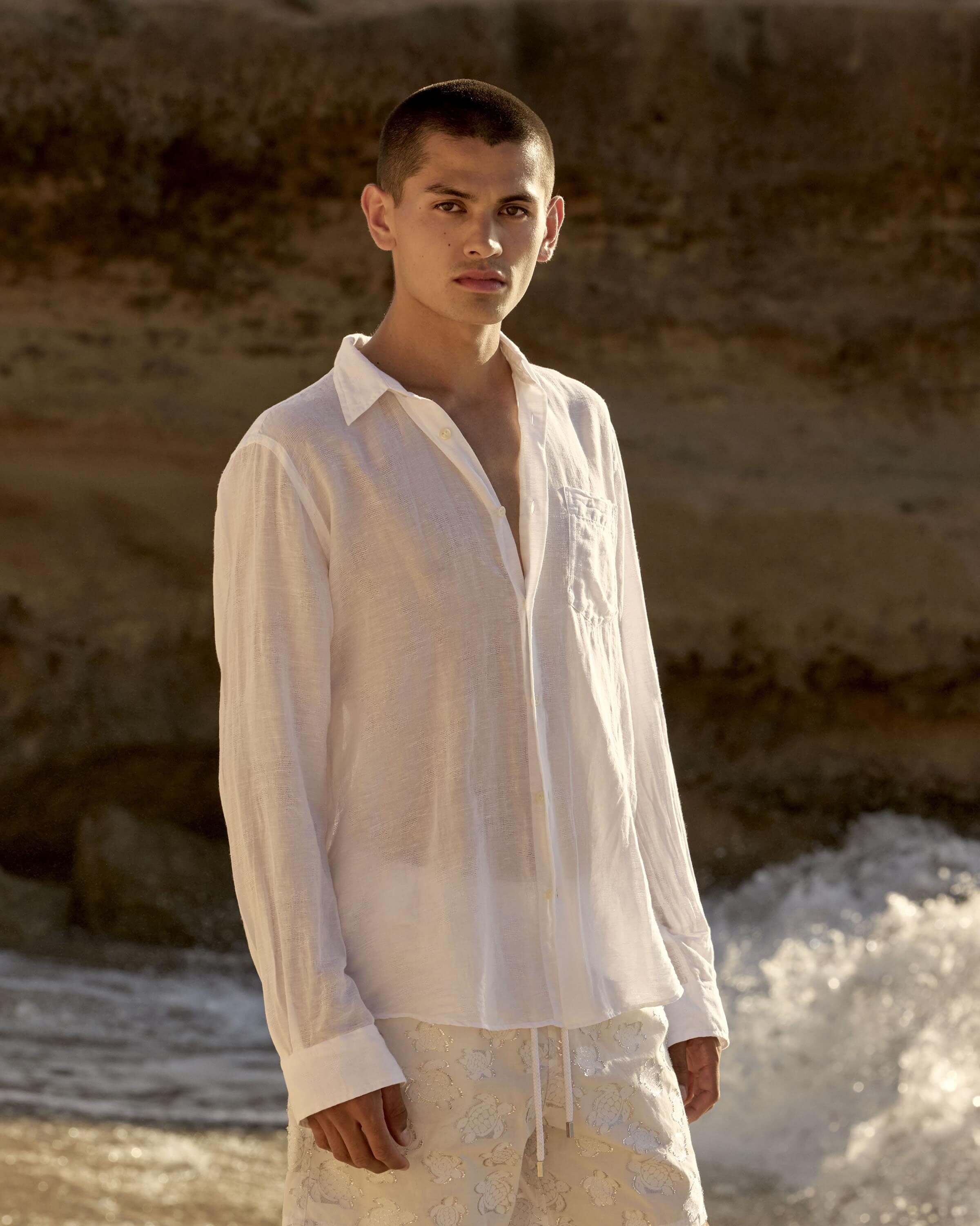Men Linen and Cotton Shirt Jacquard Turtle Monogram WHITE lifestyle view