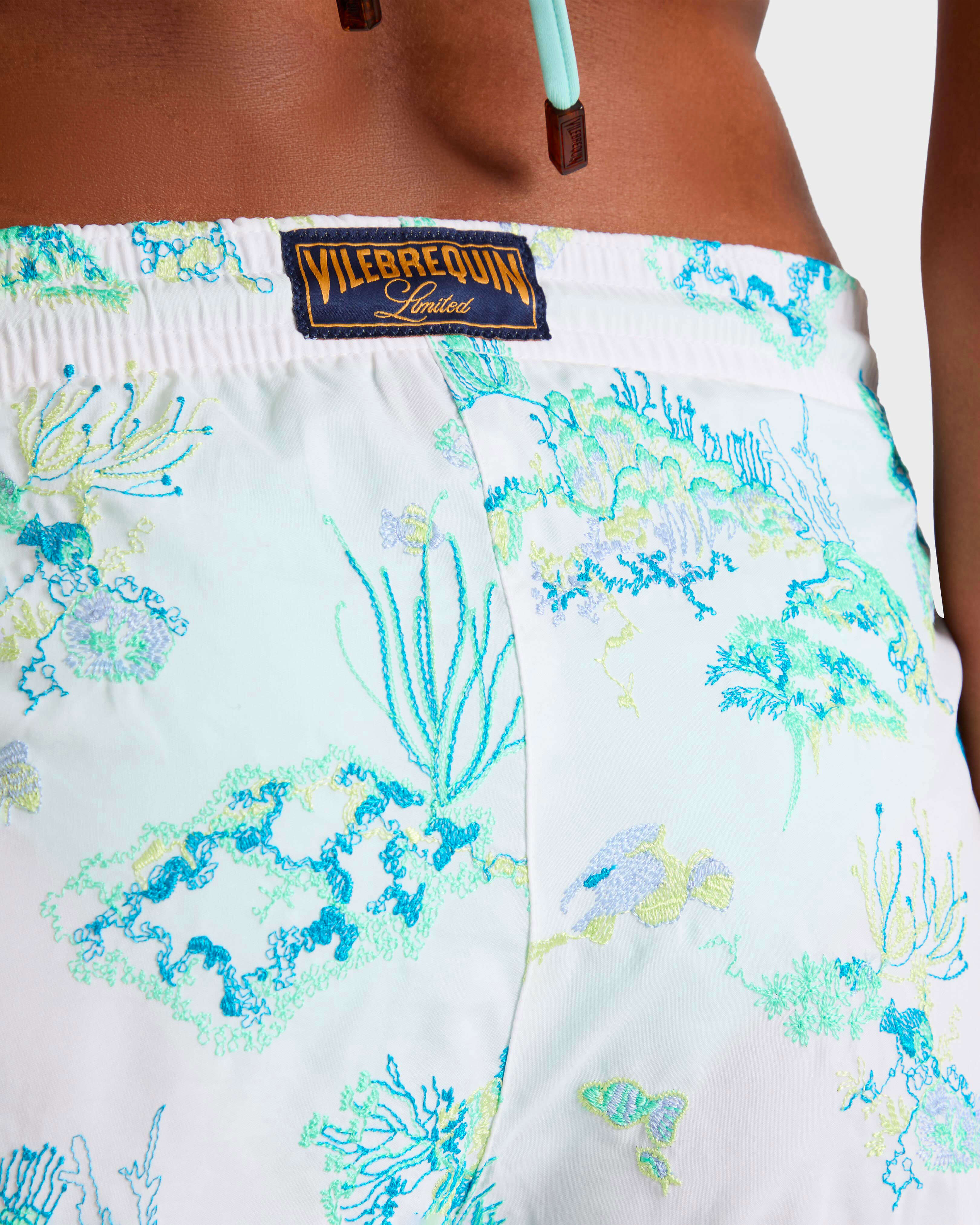Pantalón corto de baño elástico bordado con motivo Coral Reef para mujer - Edición limitada BLANCO supp1 view