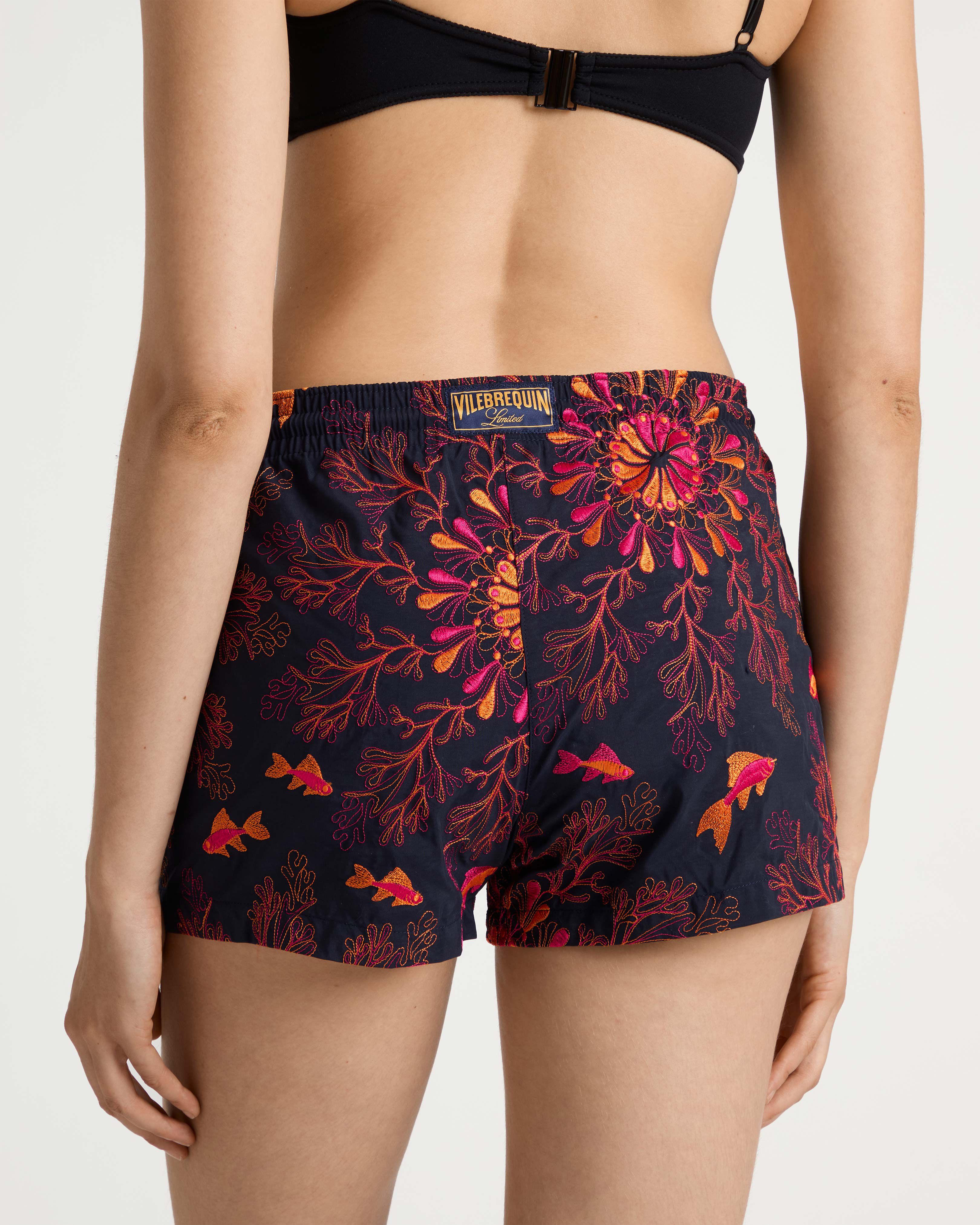 Pantaloncini mare donna ricamati Mandala - Edizione limitata BLU MARINE backworn view