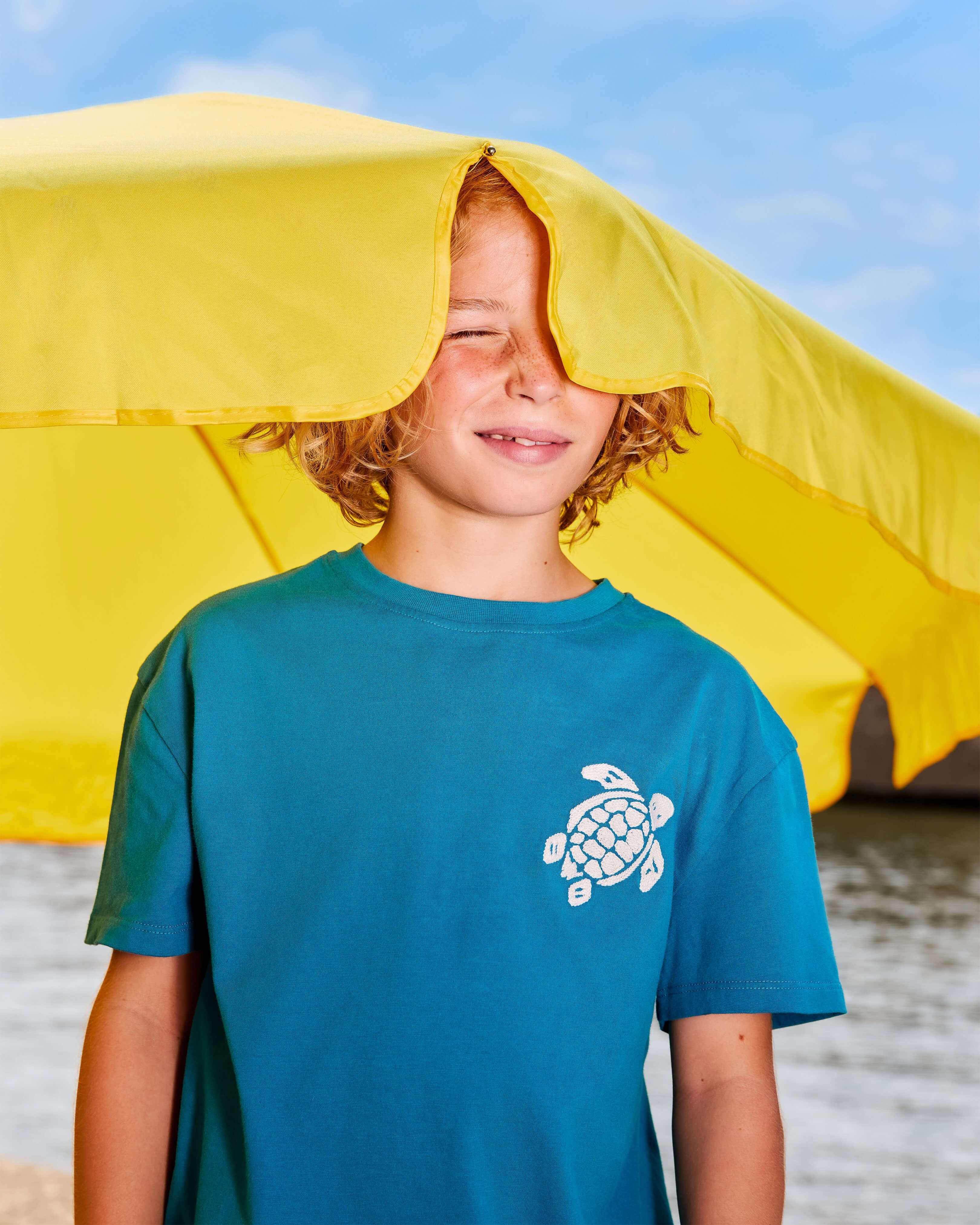 Boys Organic Cotton T-shirt Embroidered Turtle COIN COIN lifestyle view
