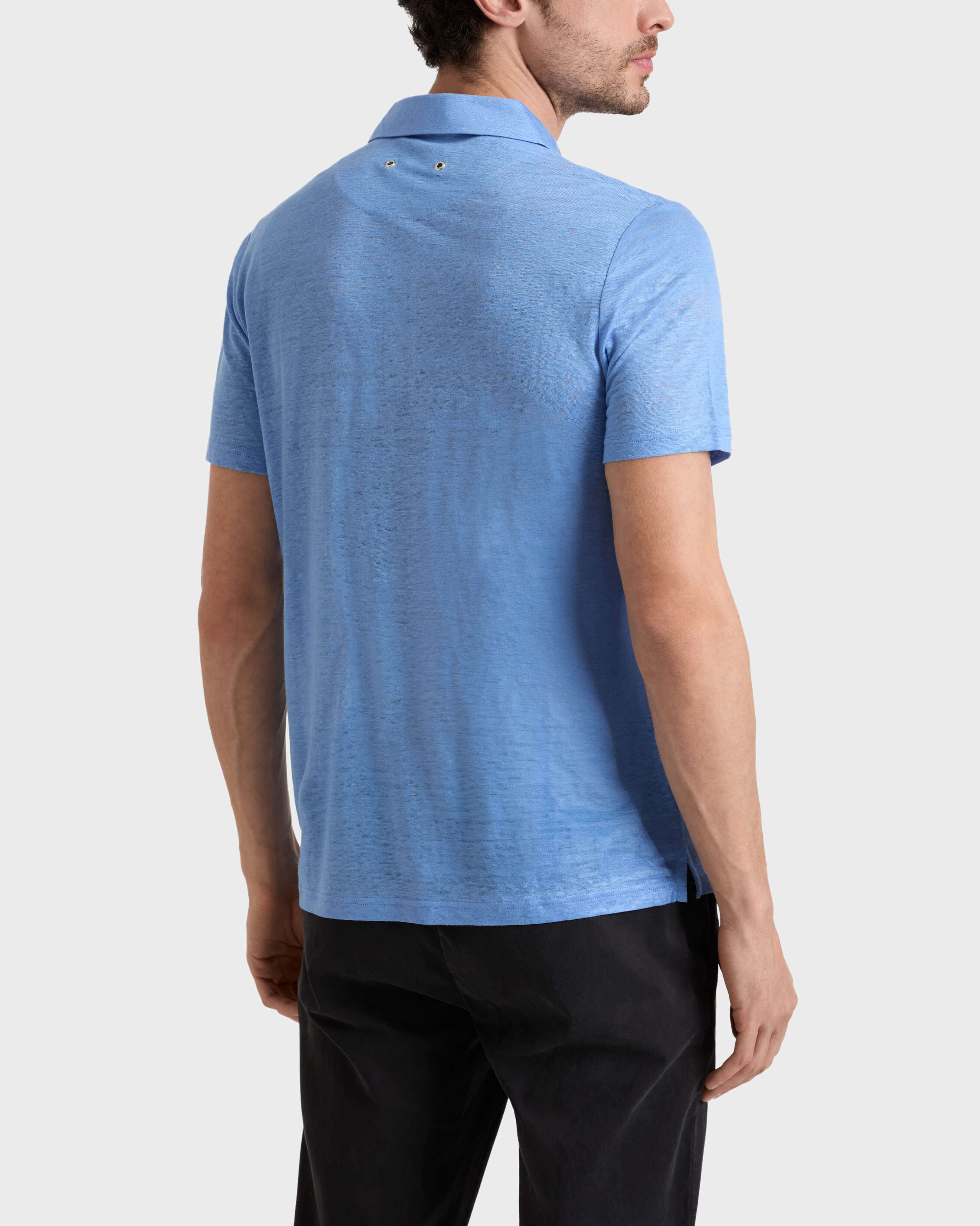 Polo en punto de lino de color liso para hombre TRINIDAD backworn view