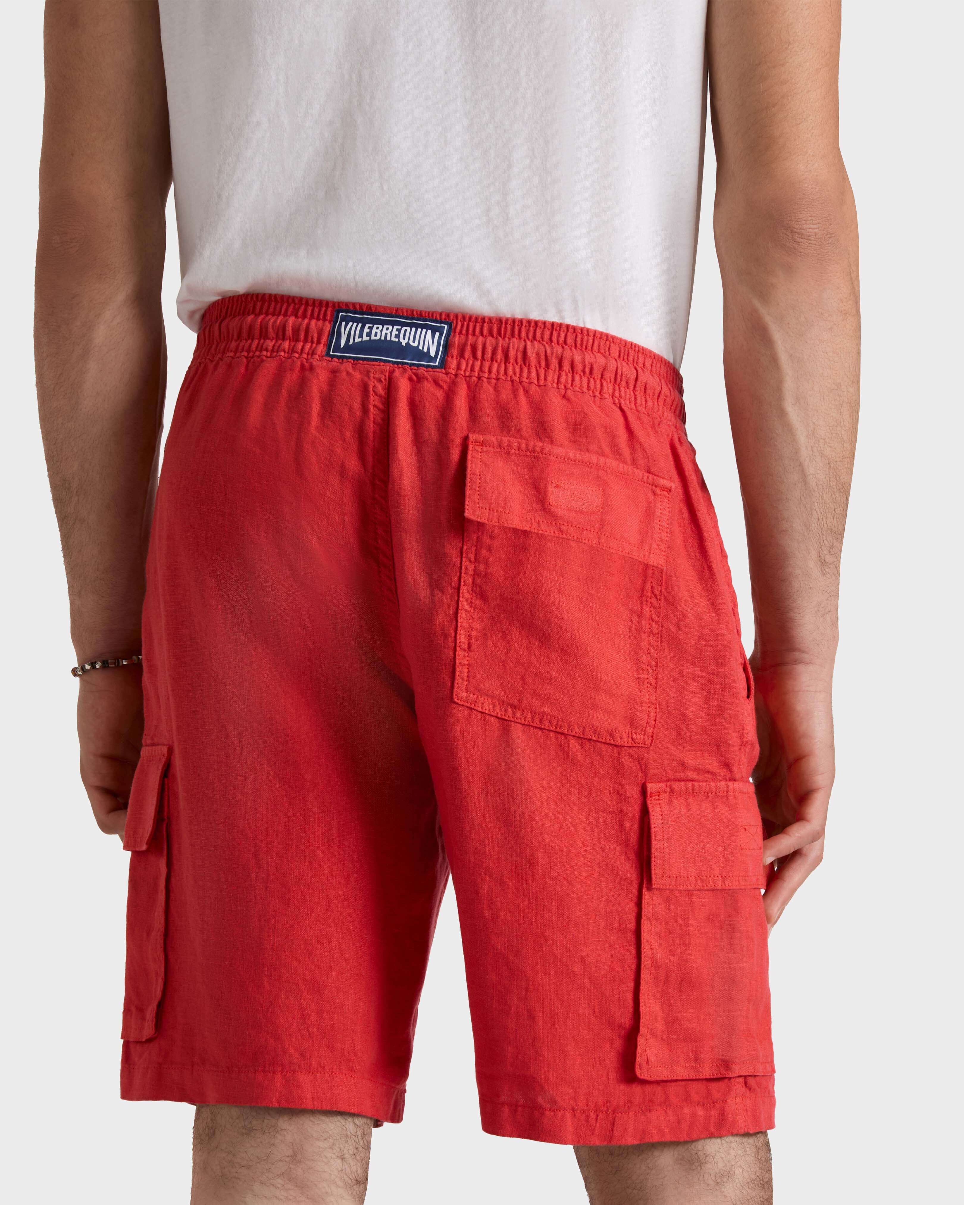 Bermuda cargo uomo in lino tinta unita DALIA backworn view