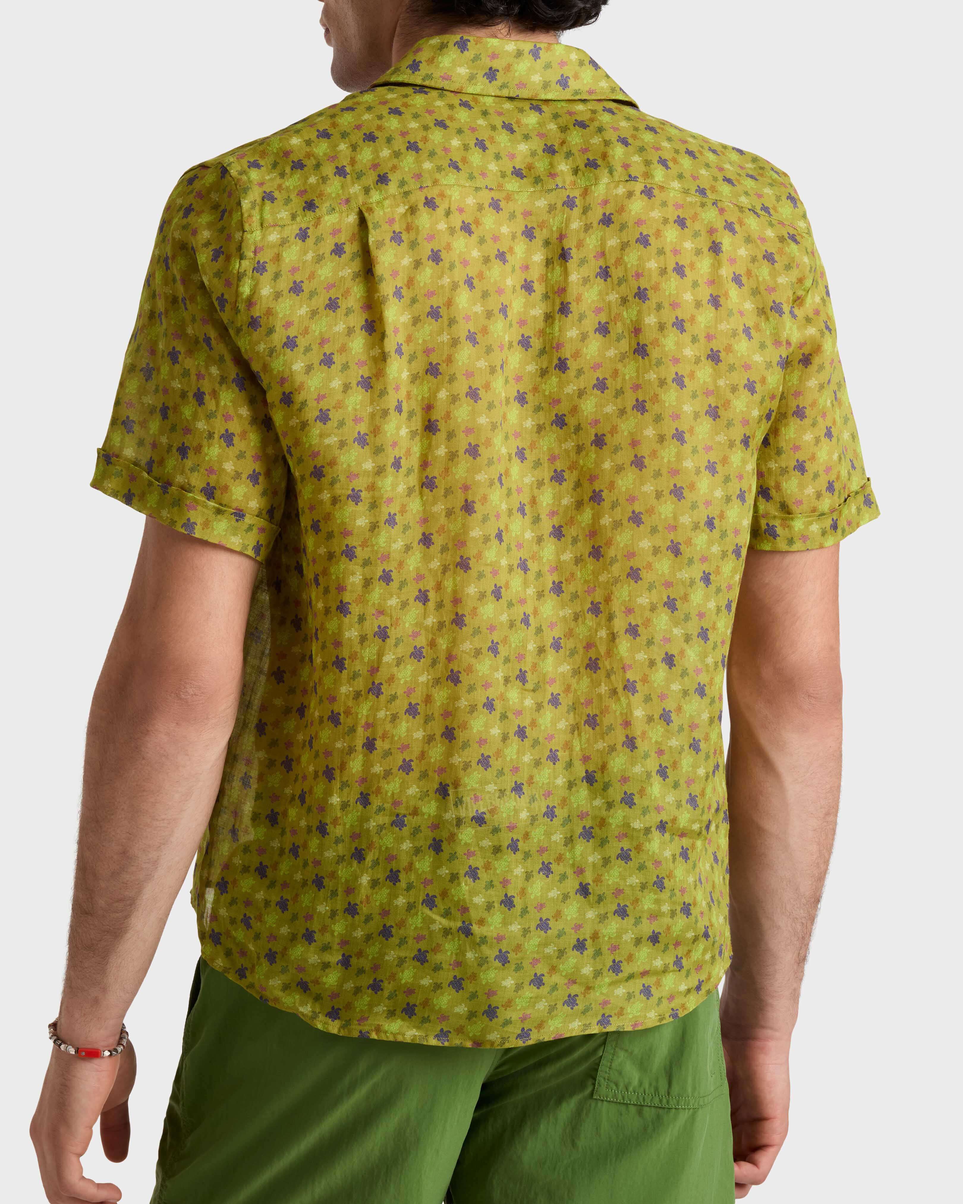 Camicia bowling uomo in ramiè Micro Ronde des Tortues VERDE PALLIDO backworn view