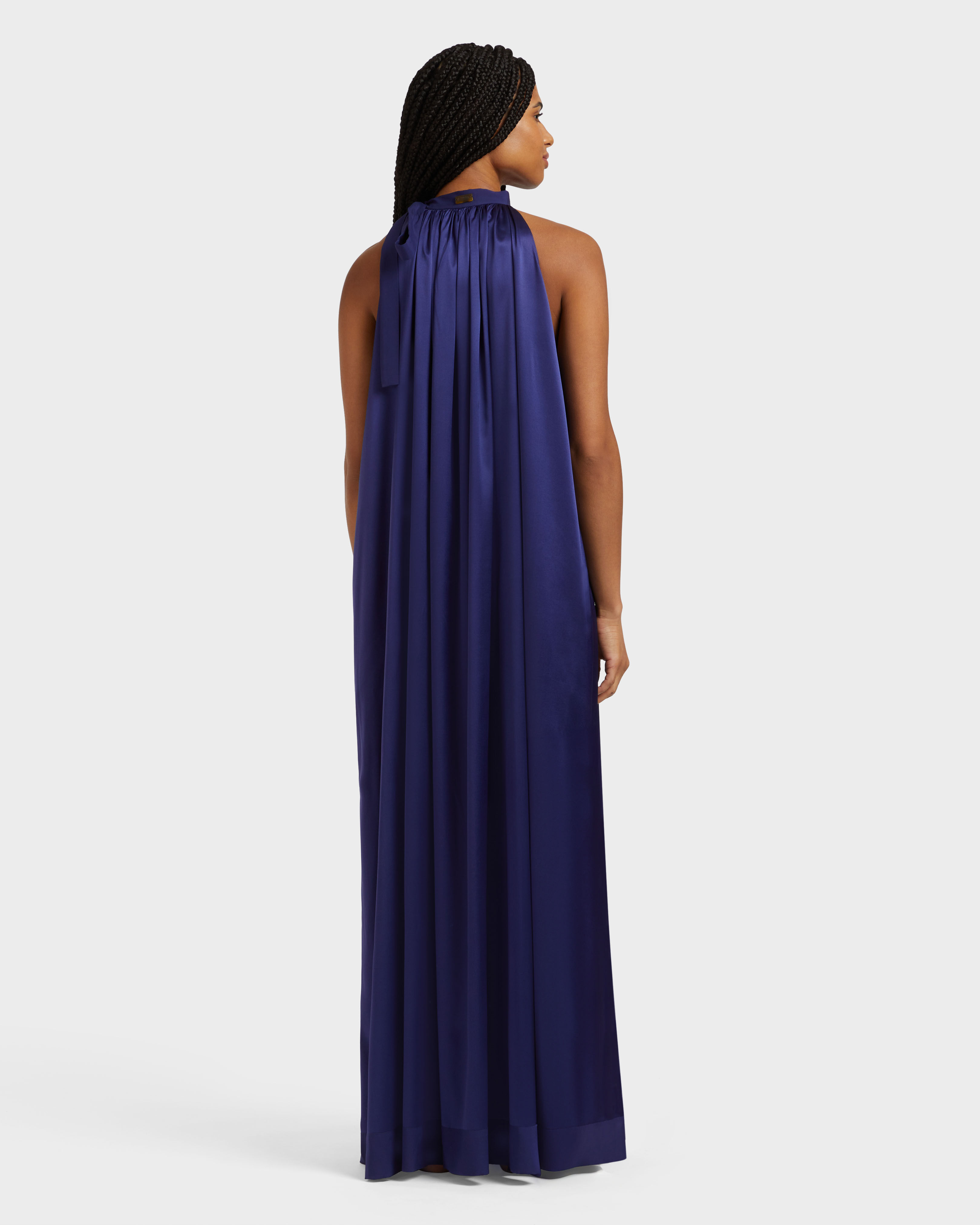 Vestido largo de satén de seda liso para mujer MIDNIGHT backworn view