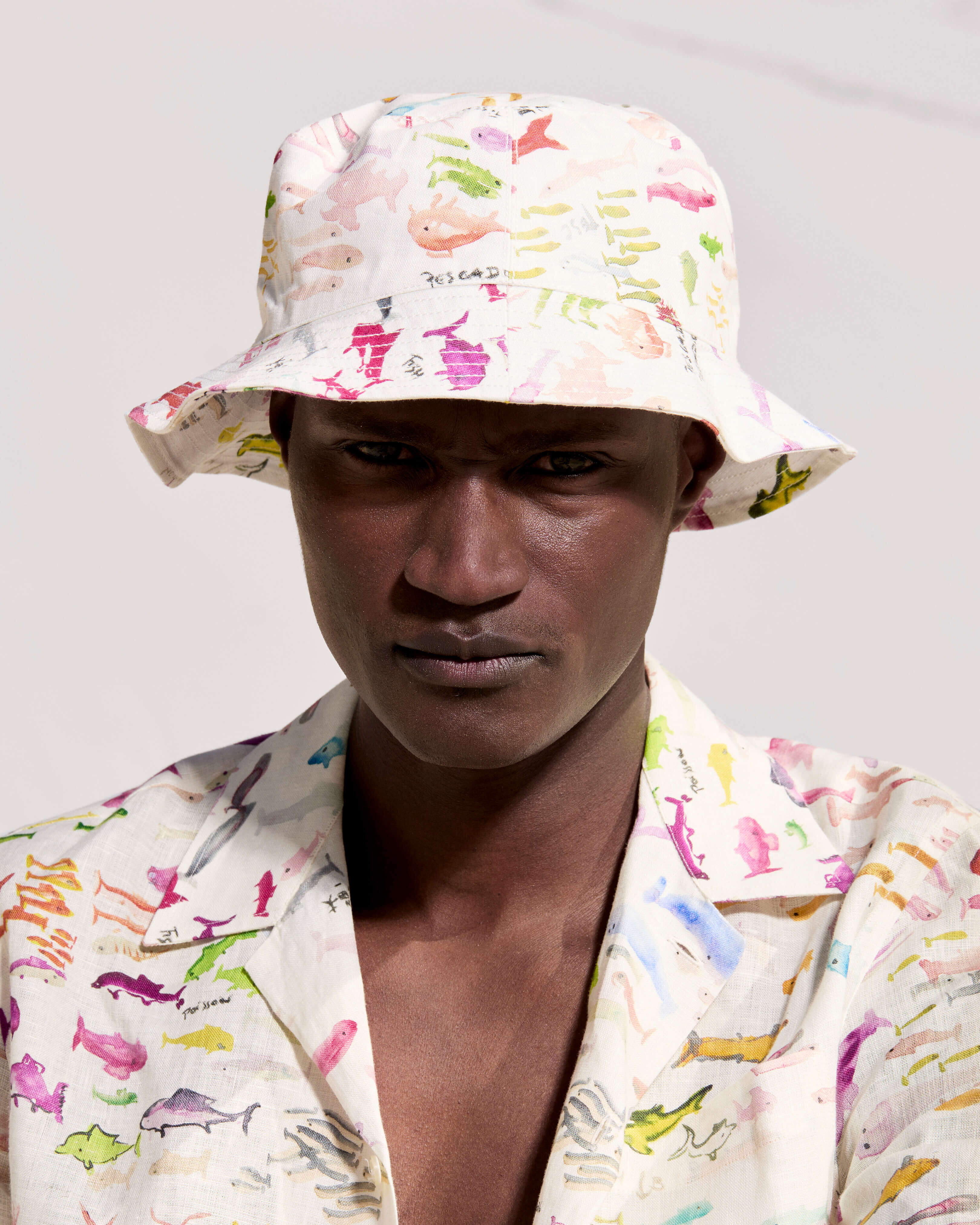 Bob en lin Pescador - VBQ x Fabrice Hyber PAPIER lifestyle view