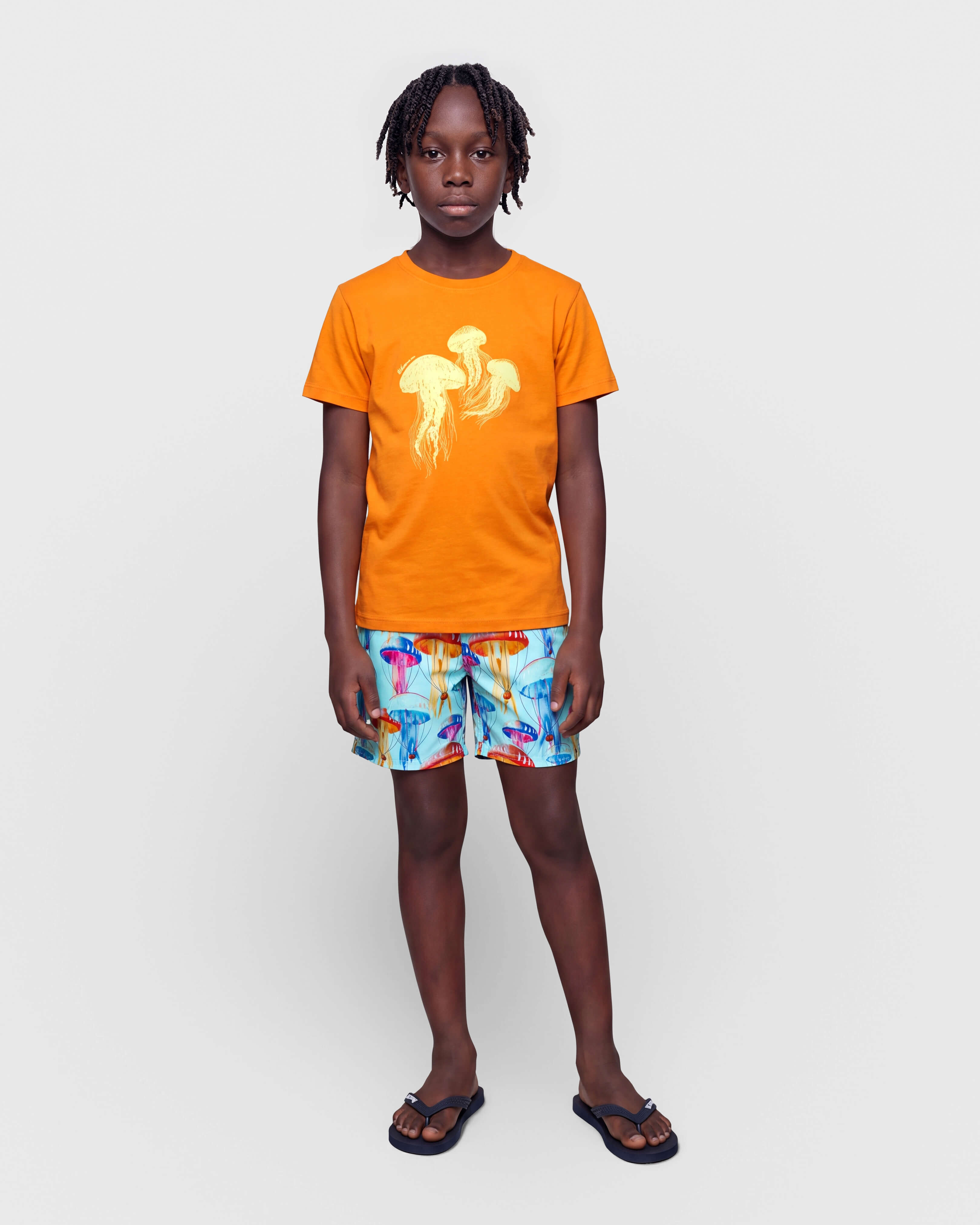 Camiseta en algodón orgánico con estampado Medusa para niño VITAMIN frontworn view