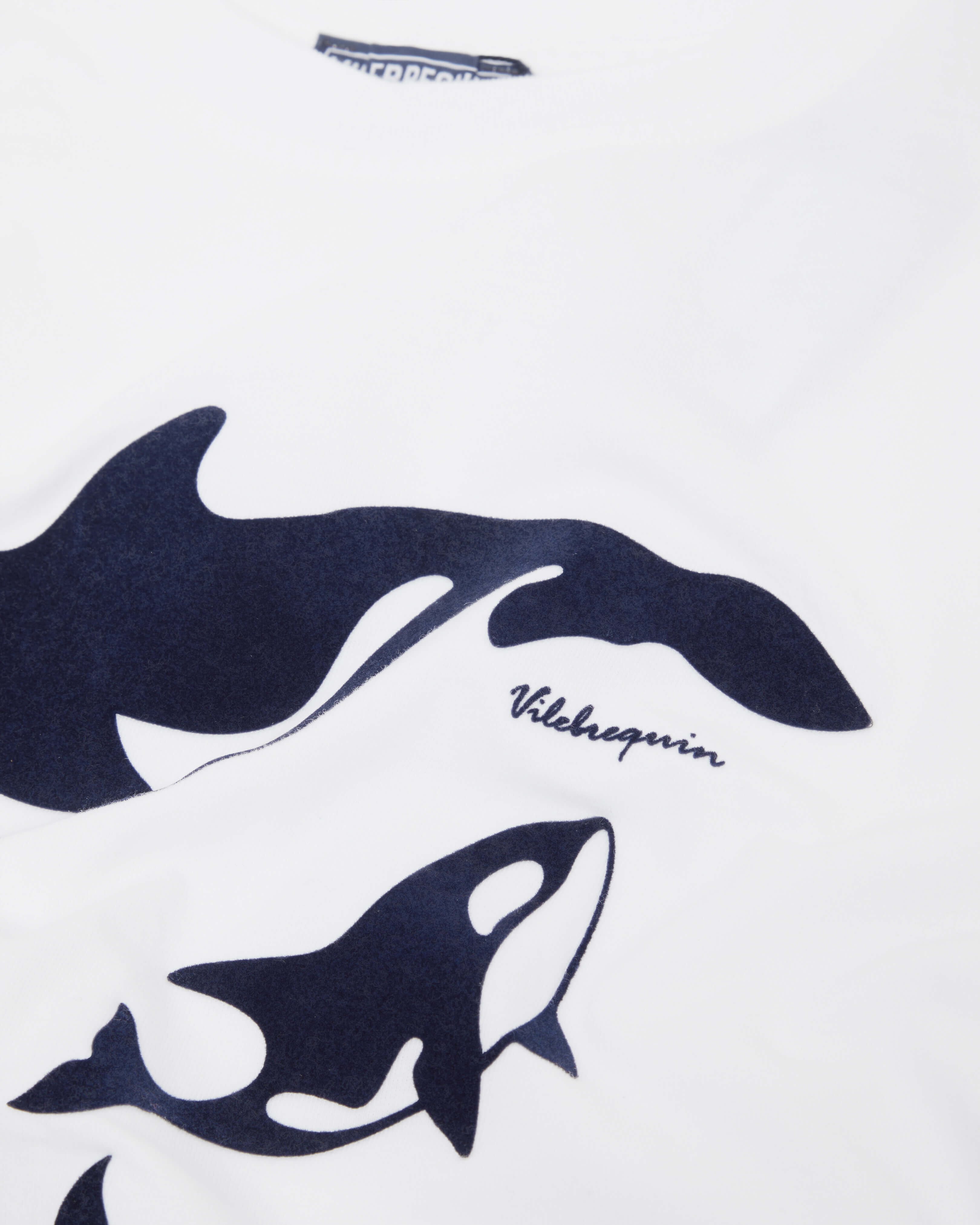 T-Shirt in regulärer Passform mit Orcas-Design für Jungen WEISS supp4 view