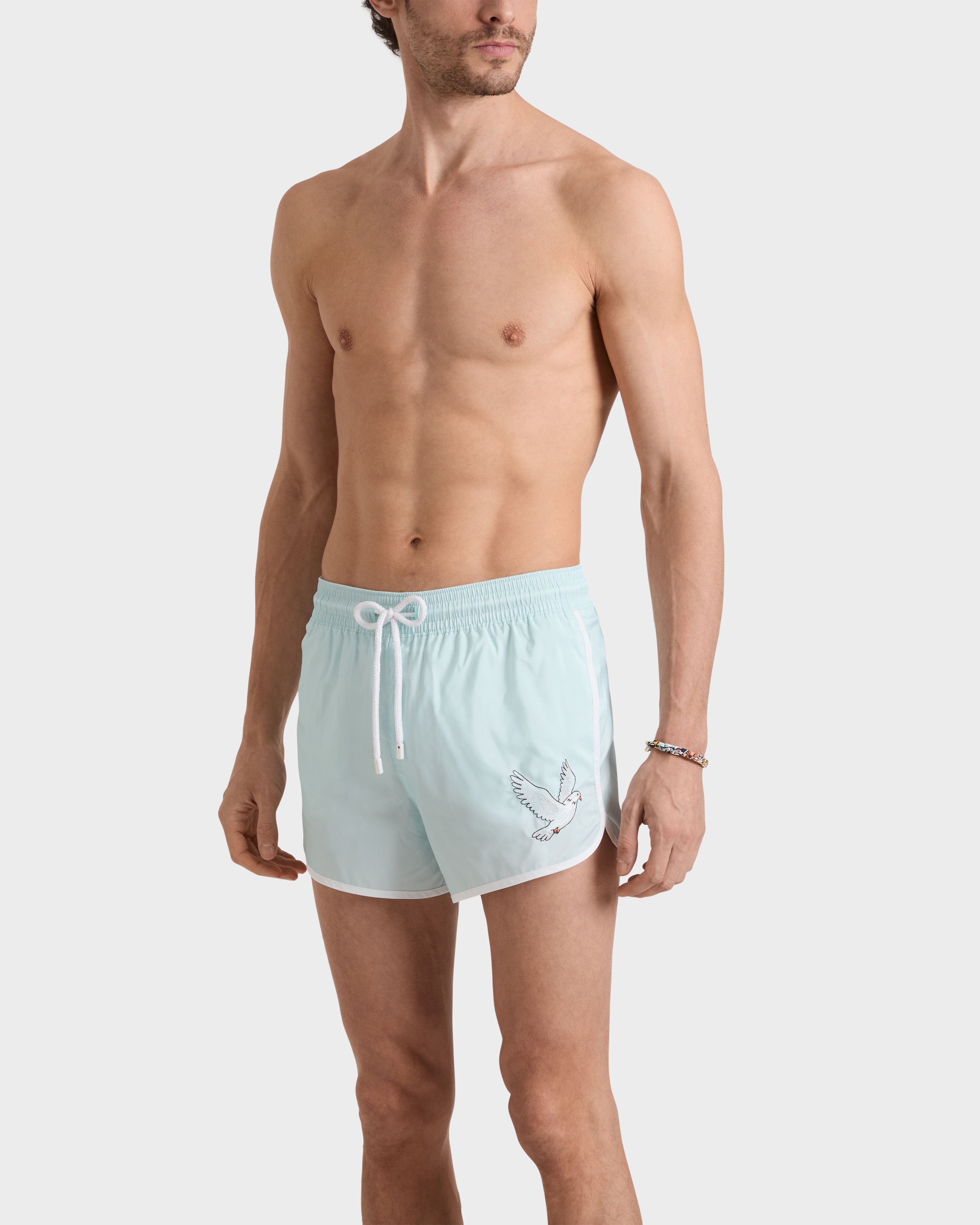 Maillot de bain court homme broderie placée - Vilebrequin x 3.PARADIS BLEU GIVRE frontworn view