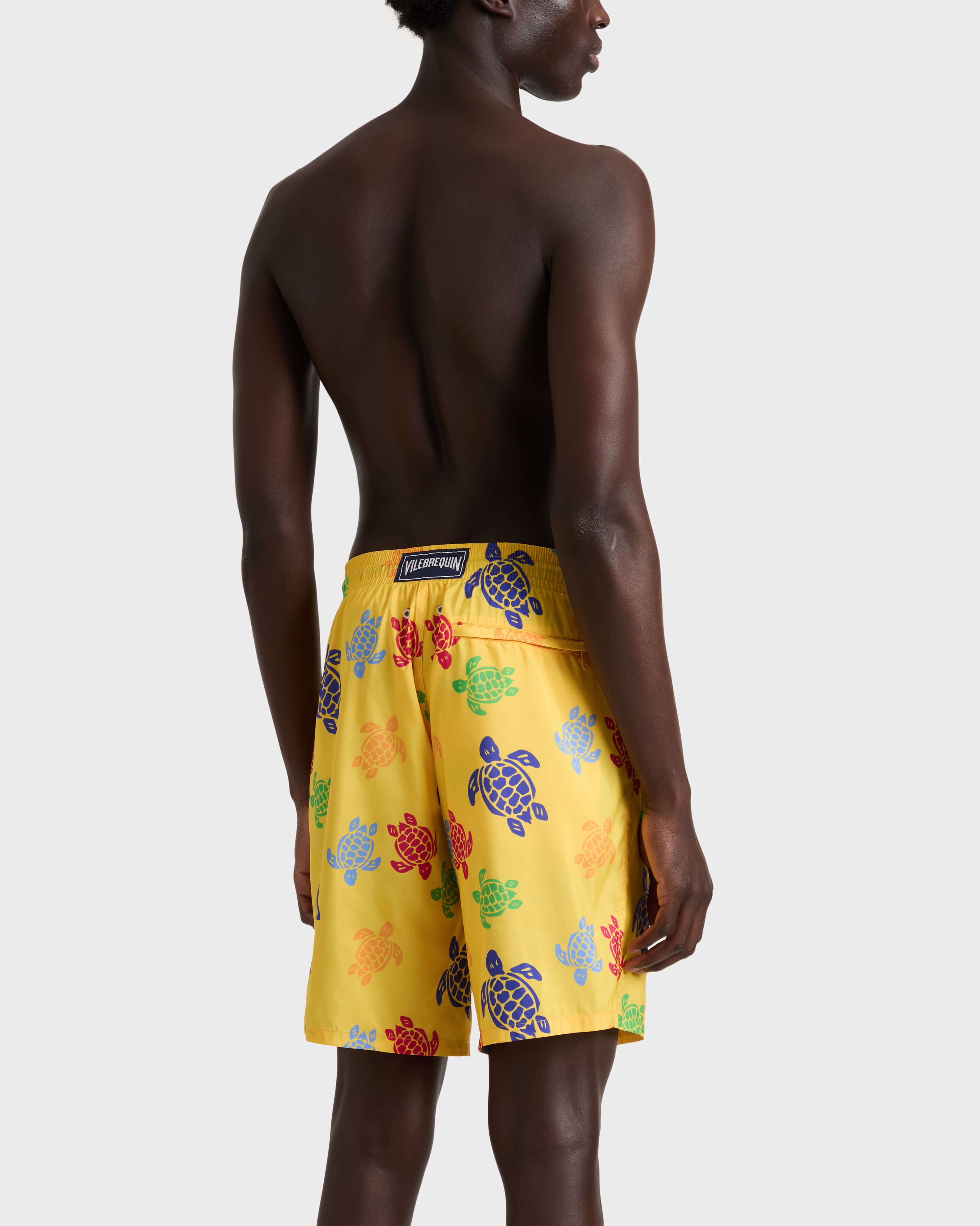Ultraleichte und verstaubare, lange Tortues Multicolores Badeshorts für Herren MAIS backworn view