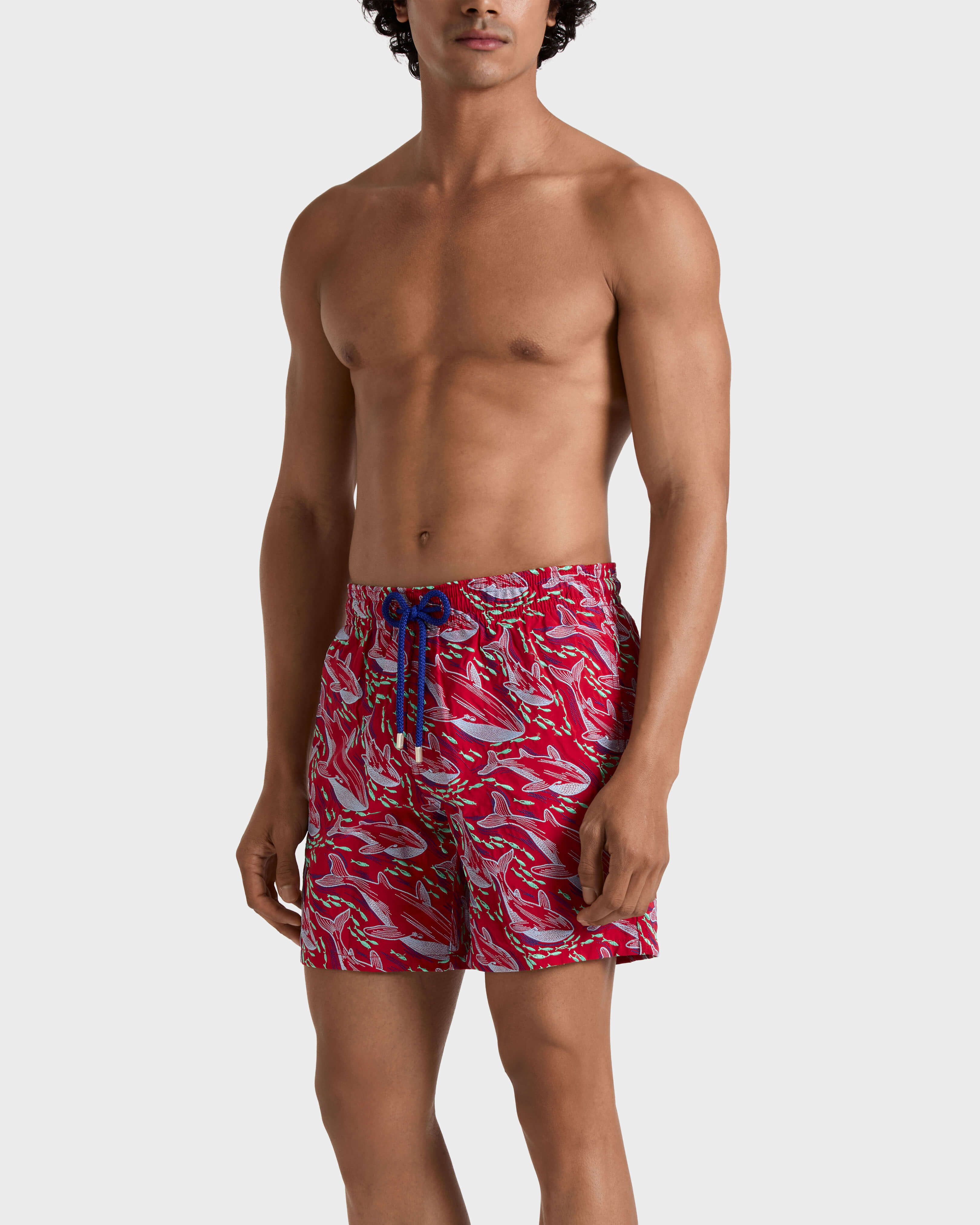 Bañador con bordado Whales Offset para hombre - Edición limitada LIPSTICK frontworn view