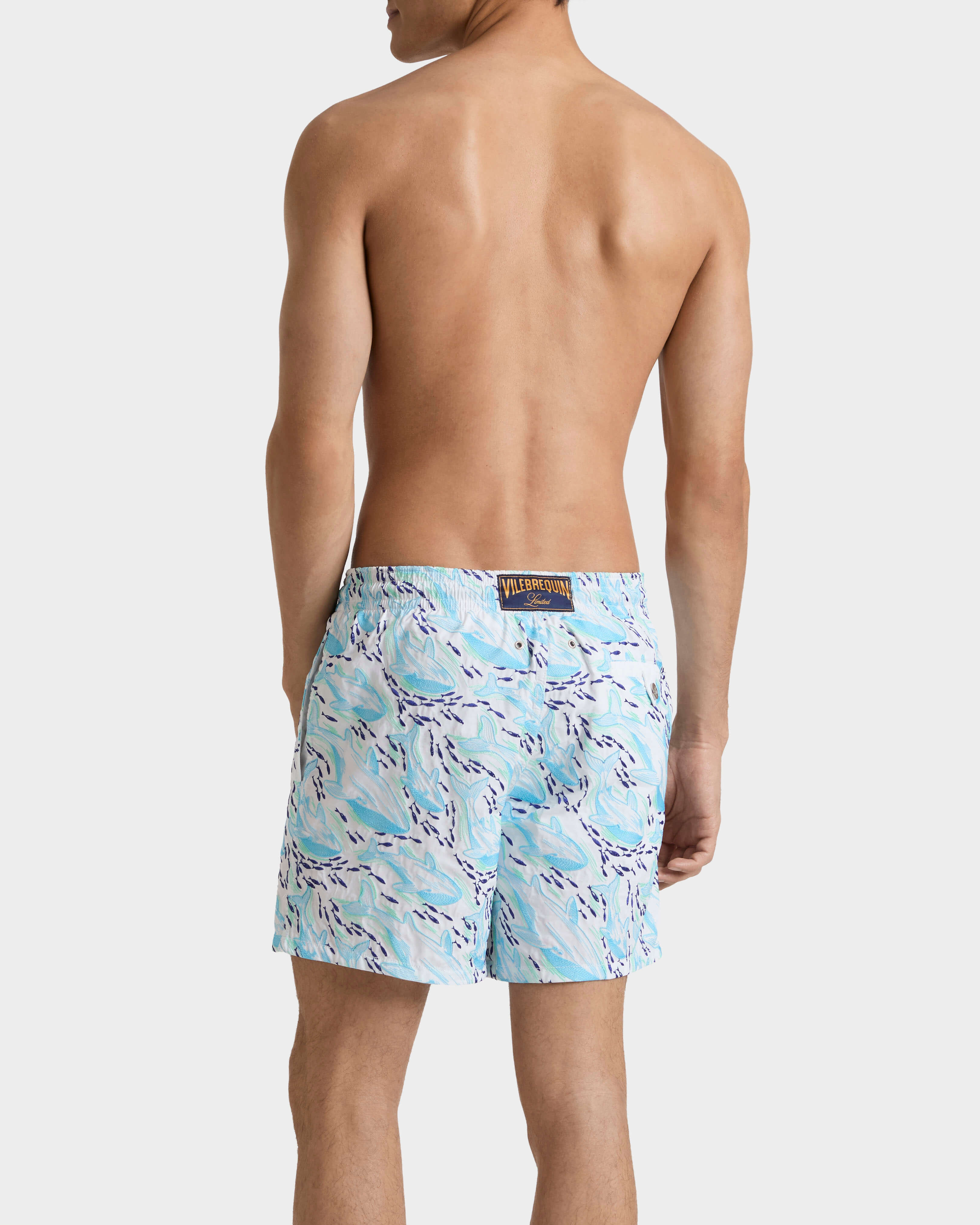 Bañador con bordado Whales Offset para hombre - Edición limitada BLANCO backworn view