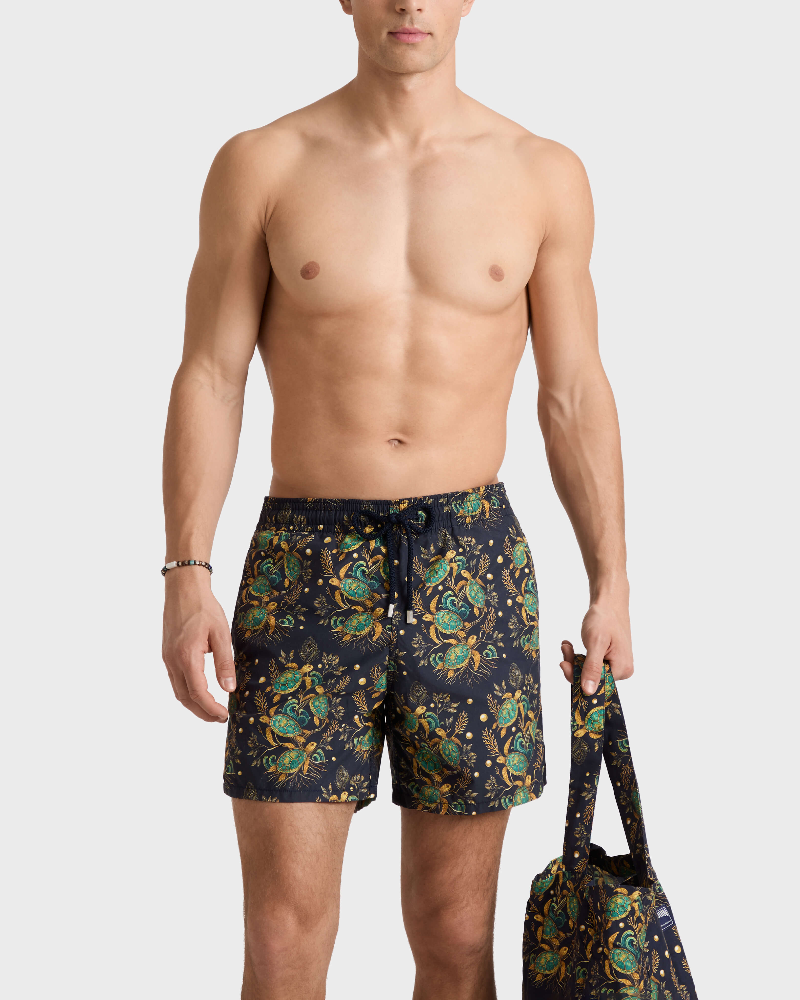 Pantaloncini mare uomo Mangrove Turtles - Vilebrequin x Abu Dhabi BLU MARINE frontworn view