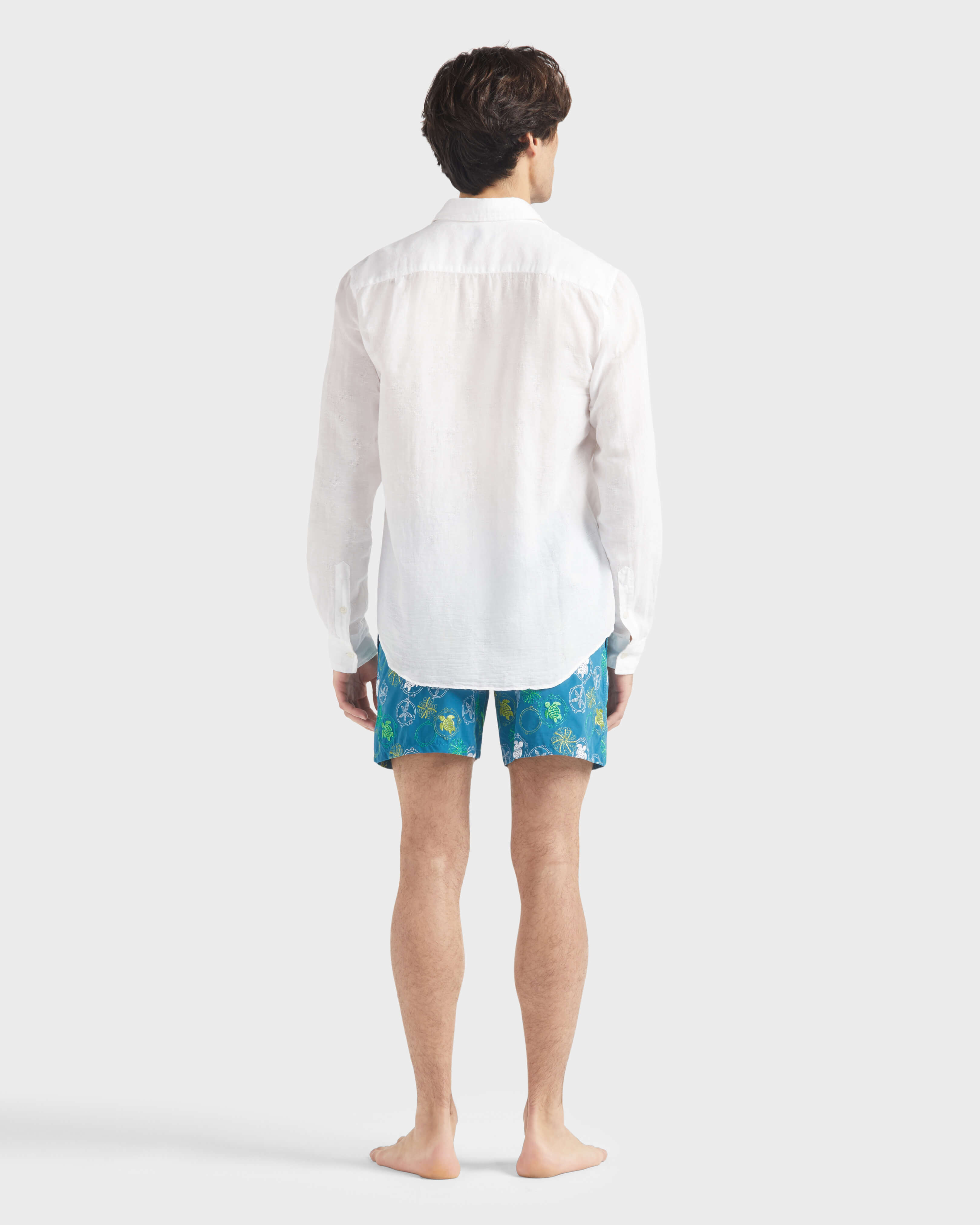 Men Linen and Cotton Shirt Jacquard Turtle Monogram WHITE backworn view