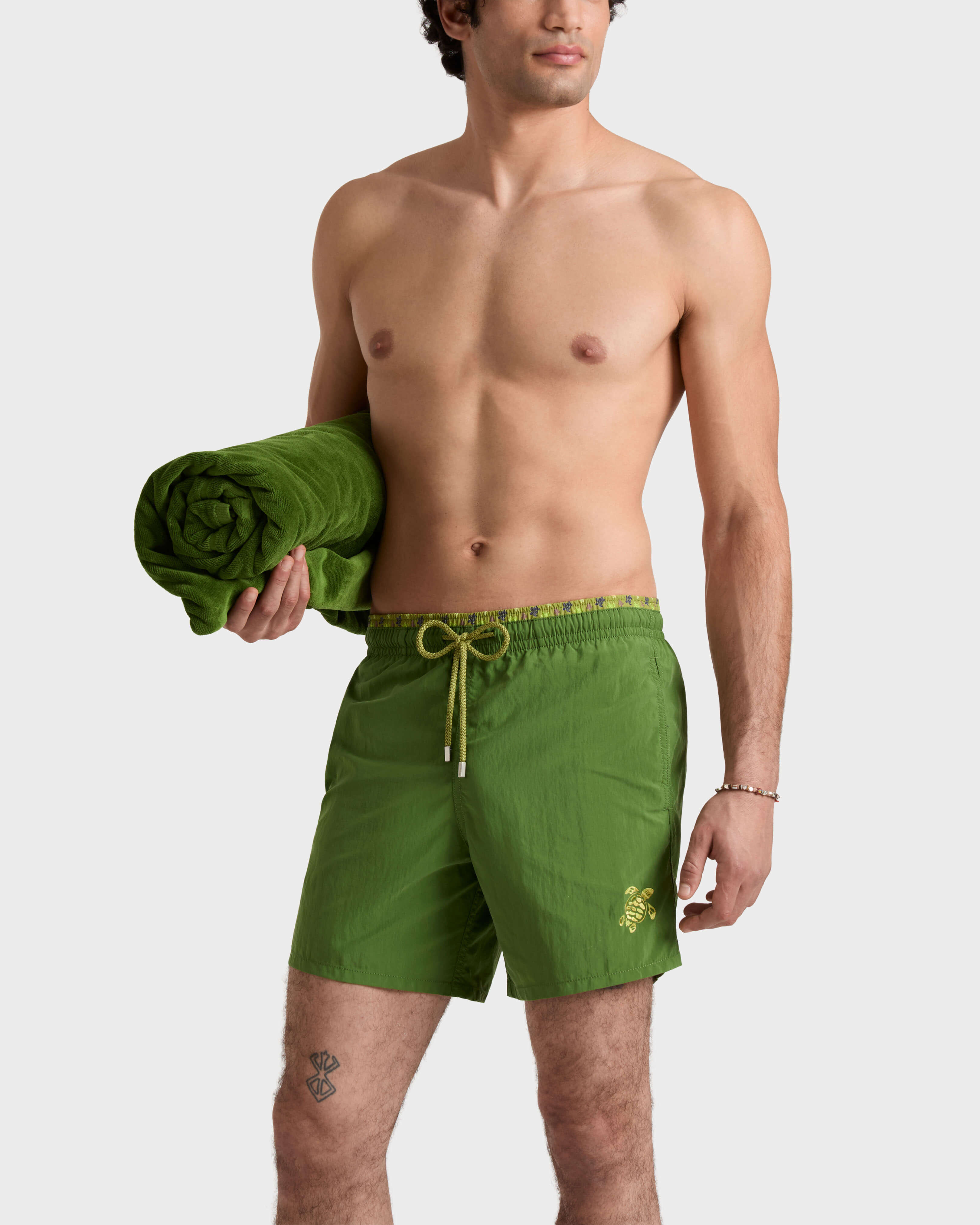 Maillot de bain homme bicolore Micro Ronde des Tortues MILITAIRE frontworn view