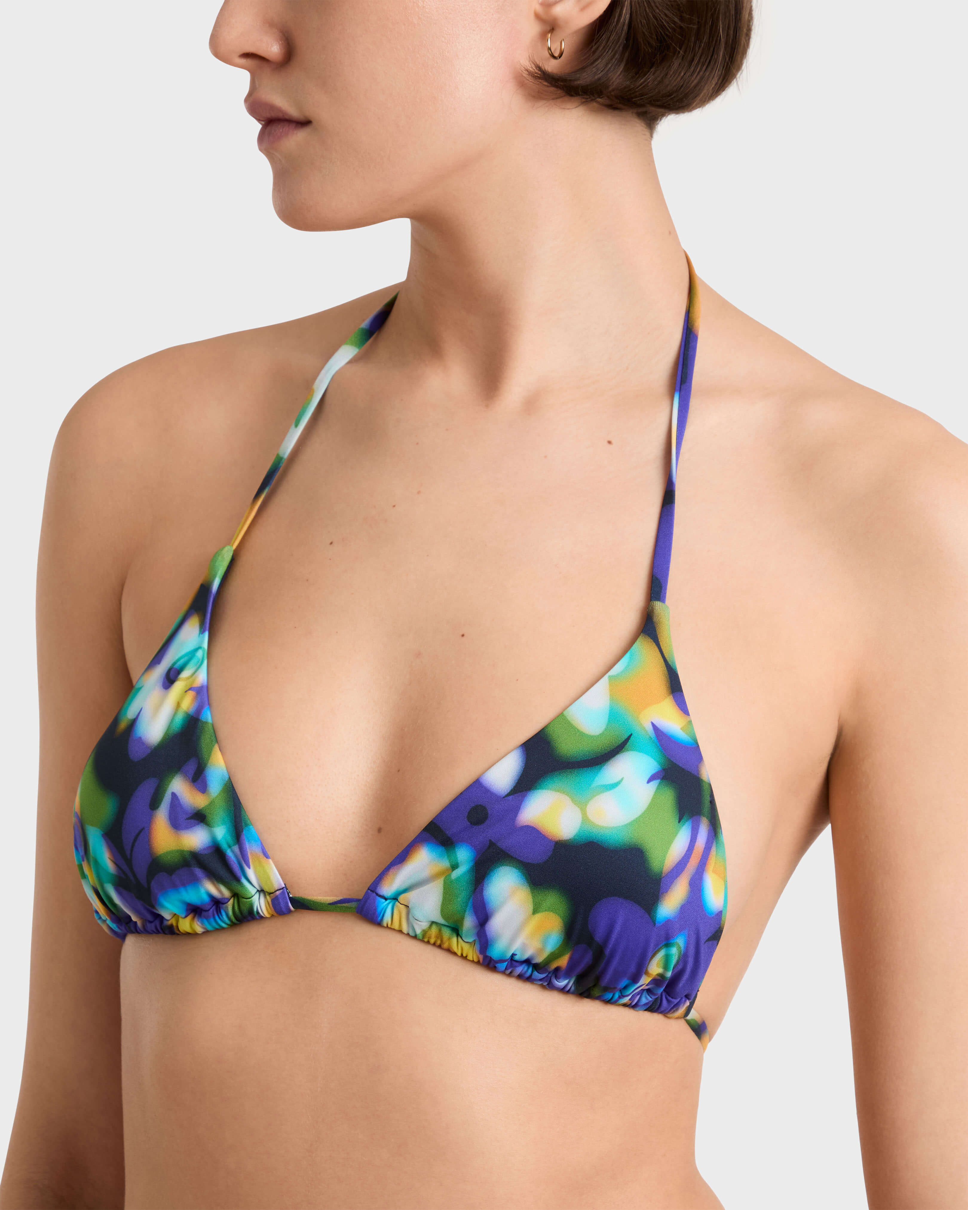Haut de maillot de bain Triangle femme Frangipanier Trouble BLEU MARINE frontworn view