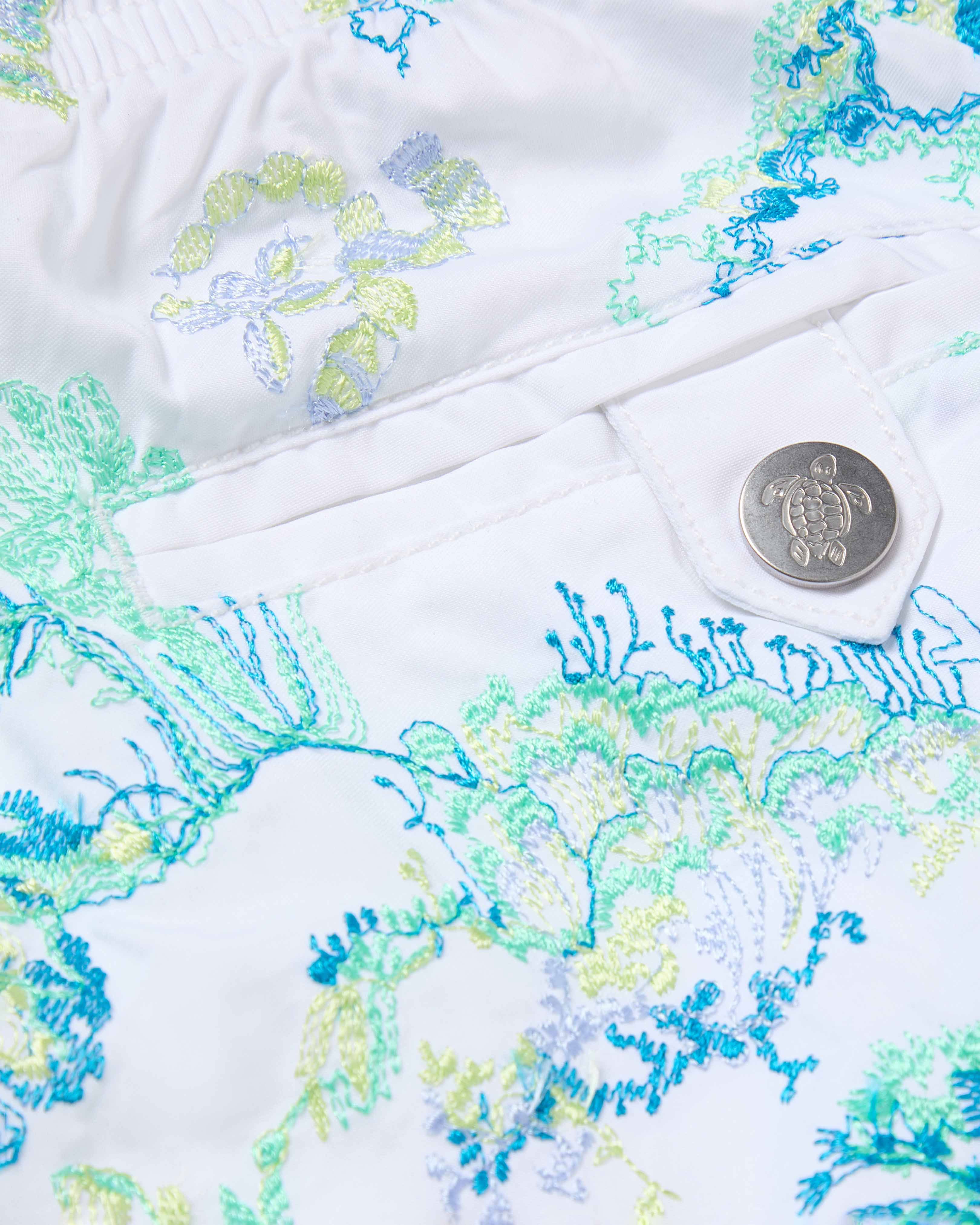 Men Coral Reef embroidered swim trunks Focus of the Men Coral Reef embroidered swim trunks