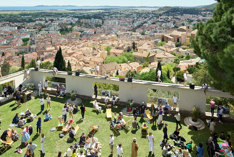 Vilebrequin X Massimo Vitali, panoramic view of Villa noailles