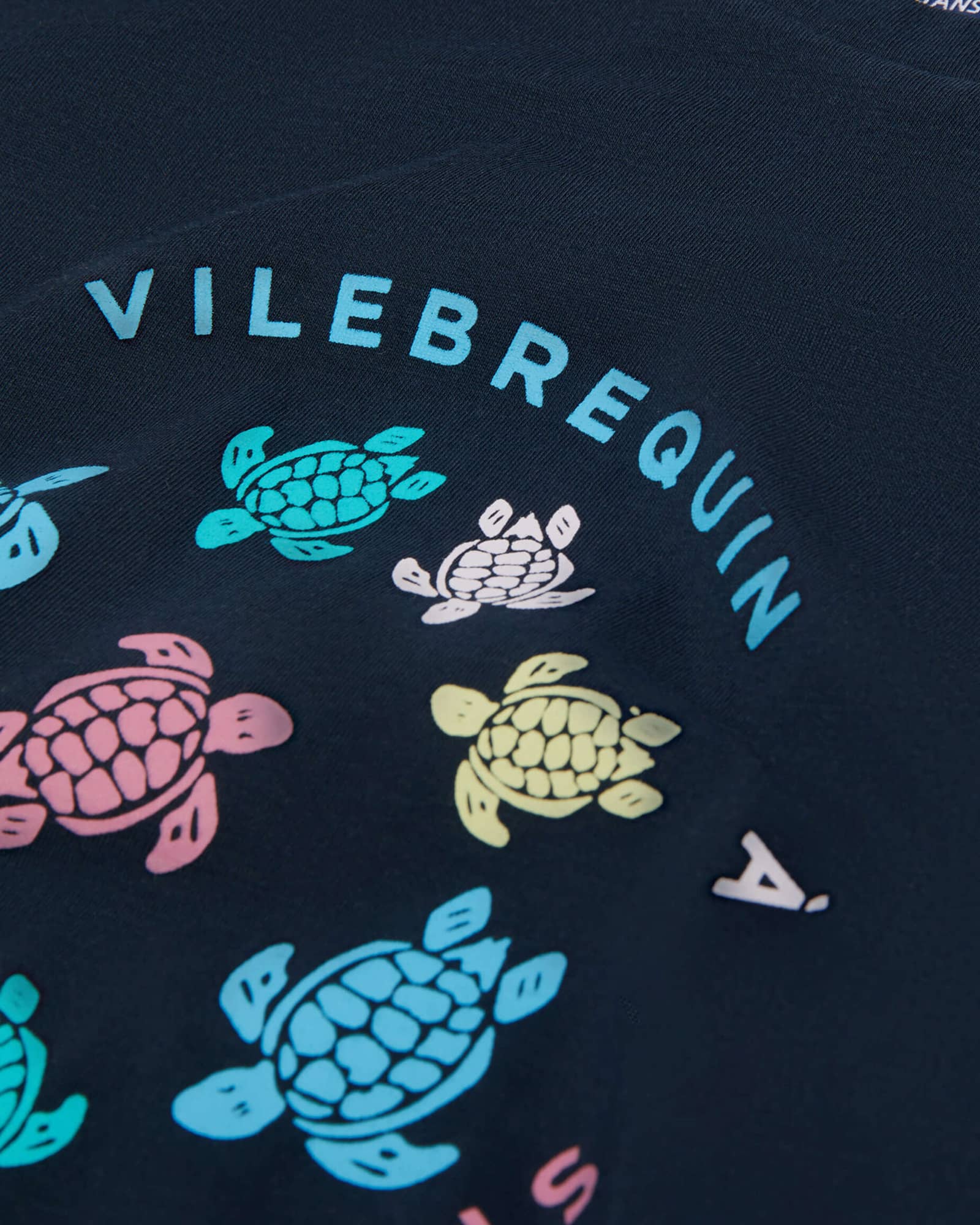 Holiday gifting A stylish round-neck organic cotton t-shirt