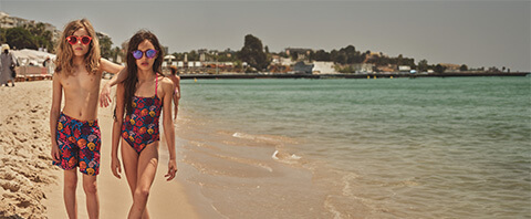 Enfants en maillots de bain Vilebrequin