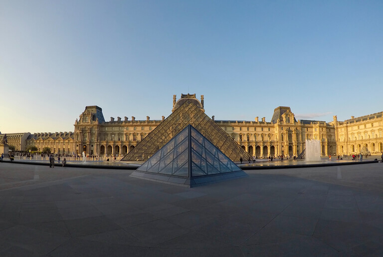 Top 10 museums Louvre Museum
