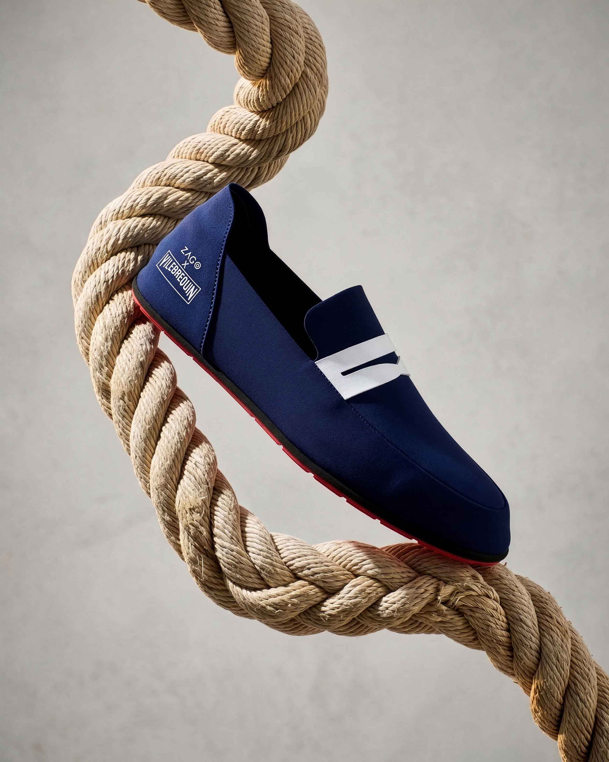 Imagen en bodegón de un zapato ZAGO