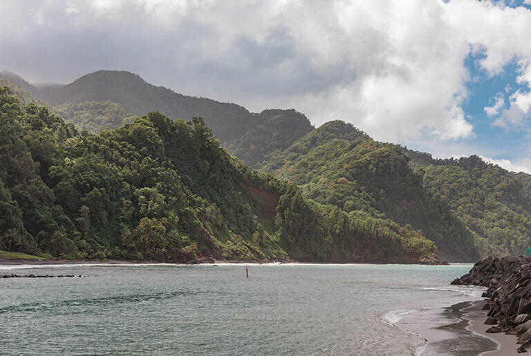 Martinique - pour les aventuriers : les plages de sable noir du Nord