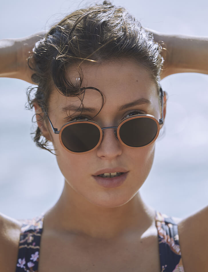 Lunettes de soleil unisex en bois de tulipier Blanches- VBQ x Shelter