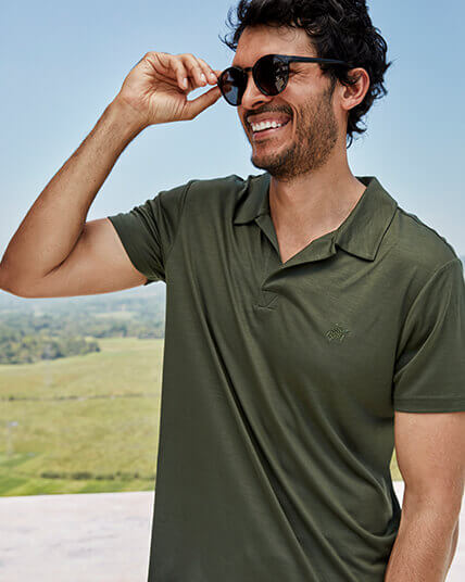 Sustainable green polo for men in Tencel