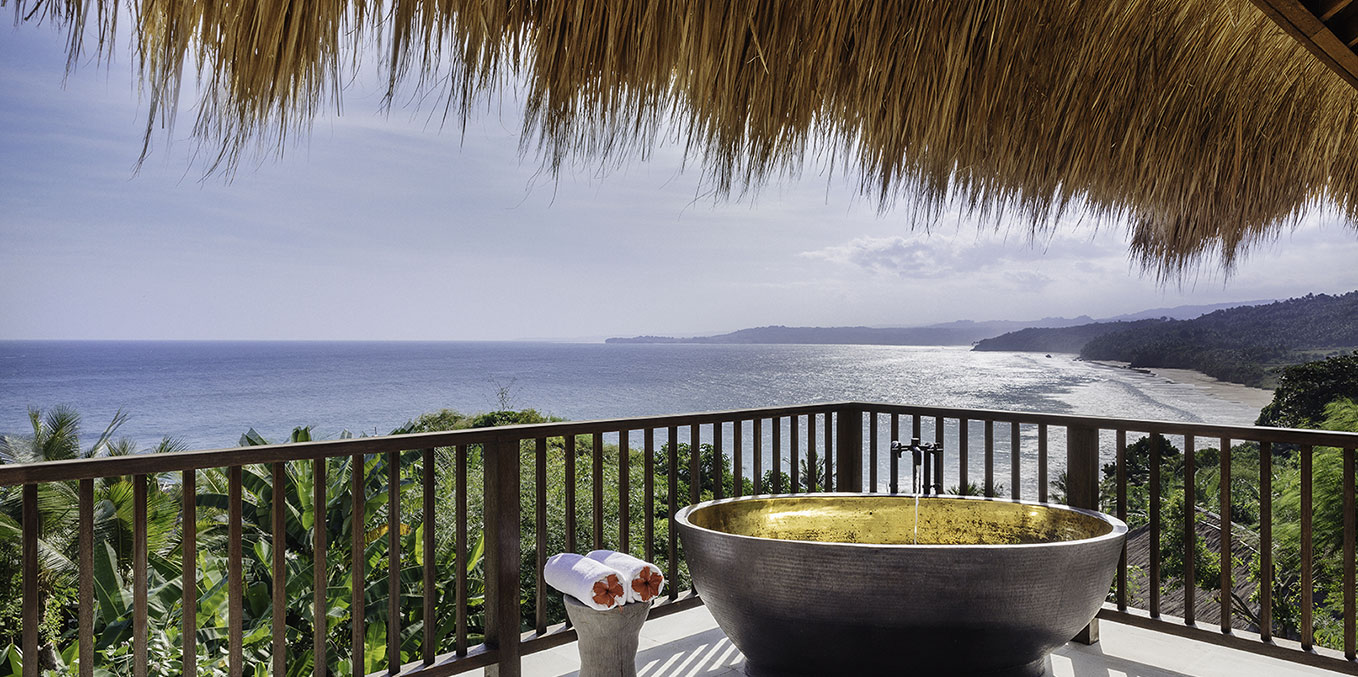 Top 10 - honeymoon Destinations Top 10 - Christmas Destinations