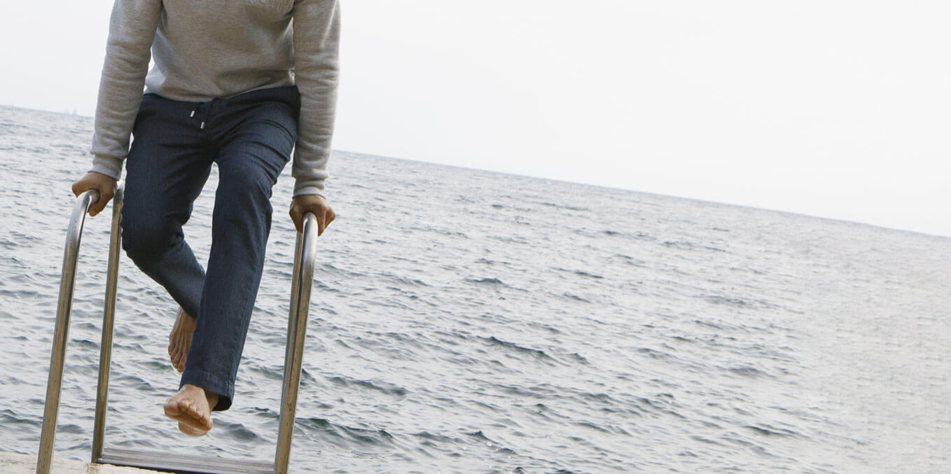 man wearing a black pants