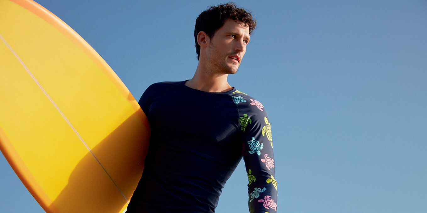 Collection Vilebrequin - Cruise 20 homme en tenue de plage