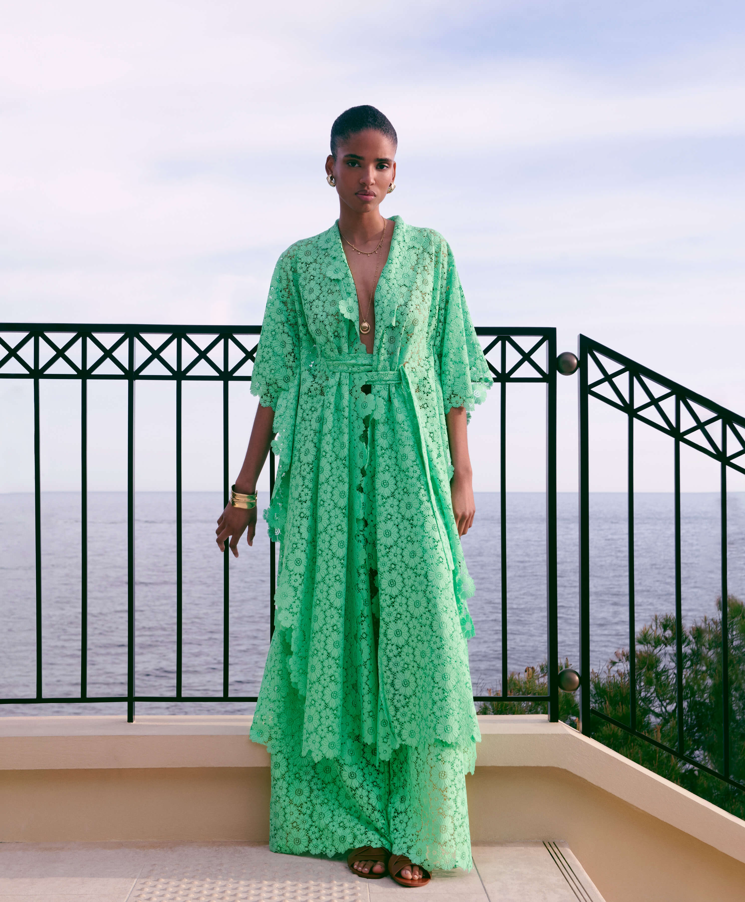 Women with Guipure look