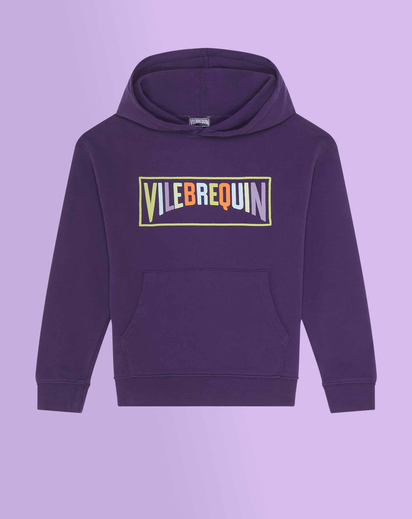 ragazzo con una grande boa blu