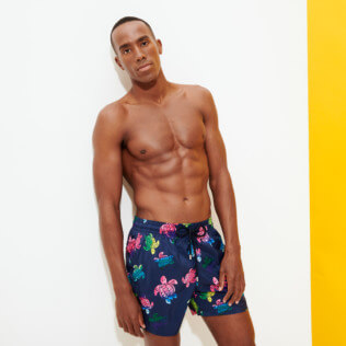 Hombre Clásico ultra ligero Estampado - Men Swimwear Ultra-light and packable Ronde des Tortues Aquarelle, Azul marino frontworn Hombre Clásico ultra ligero Estampado - Men Swimwear Ultra-light and packable Ronde des Tortues Aquarelle, Azul marino frontworn