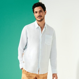 Imagen de Hombre Autros Estampado - Camisa de lino con estampado Père & Fils para hombre, Cielo 2 vista frontal desgastada Imagen de Hombre Autros Estampado - Camisa de lino con estampado Père & Fils para hombre, Cielo 2 vista frontal desgastada
