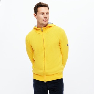 Uomo Altri Unita - Cardigan uomo con zip integrale in cashmere e cotone, Buttercup yellow vista frontale indossata