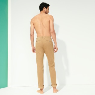 男款 Others 图像 - 男士 Micro Print 棉质斜纹布长裤, Nuts 背面穿戴视图