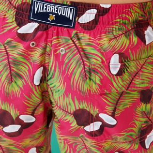 Photo de Homme CLASSIQUE Imprimé - Maillot de bain homme 2006 Coconuts, Rose shocking vue de détail 3 Photo de Homme CLASSIQUE Imprimé - Maillot de bain homme 2006 Coconuts, Rose shocking vue de détail 3