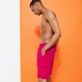 Hombre Autros Liso - Bermudas tipo cargo en lino de color liso para hombre, Burgundy vista trasera desgastada