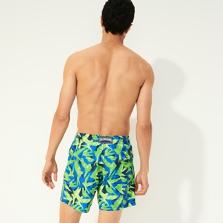 Bild von Herren Klassische Bedruckt - 50 Birds Badehose für Herren, Marineblau Rückansicht getragen Bild von Herren Klassische Bedruckt - 50 Birds Badehose für Herren, Marineblau Rückansicht getragen