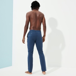 Hombre Autros Liso - Pantalón de chándal en tejido de gabardina para hombre, Azul marino vista trasera desgastada