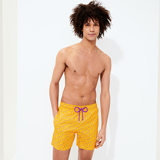 Hombre Clásico ultra ligero Estampado - Men Swimwear Ultra-light and packable Micro Ronde des Tortues, Curry frontworn Hombre Clásico ultra ligero Estampado - Men Swimwear Ultra-light and packable Micro Ronde des Tortues, Curry frontworn