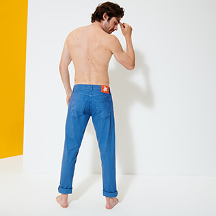 Uomo Altri Unita - Pantaloni uomo a 5 tasche in lino e cotone, Oceano vista indossata posteriore