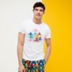 Hombre Autros Estampado - Camiseta de algodón con estampado Multicolore Medusa para hombre, Blanco vista frontal desgastada Hombre Autros Estampado - Camiseta de algodón con estampado Multicolore Medusa para hombre, Blanco vista frontal desgastada